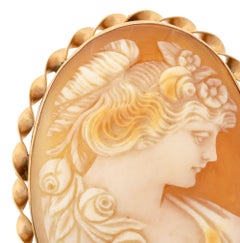 Vintage Carved Shell Cameo and 14K Gold Brooch Pendant