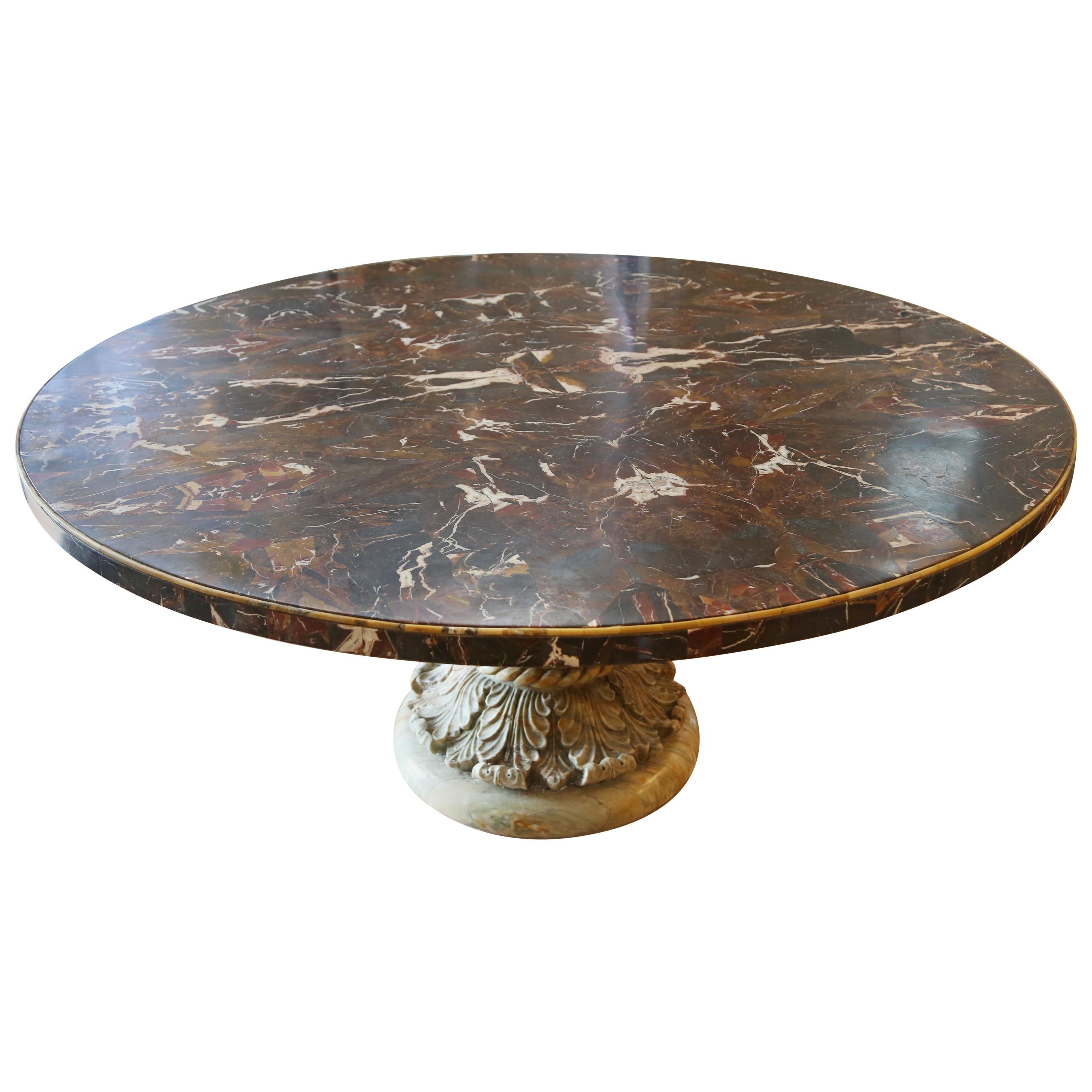 Table vintage sculptée en marbre massif