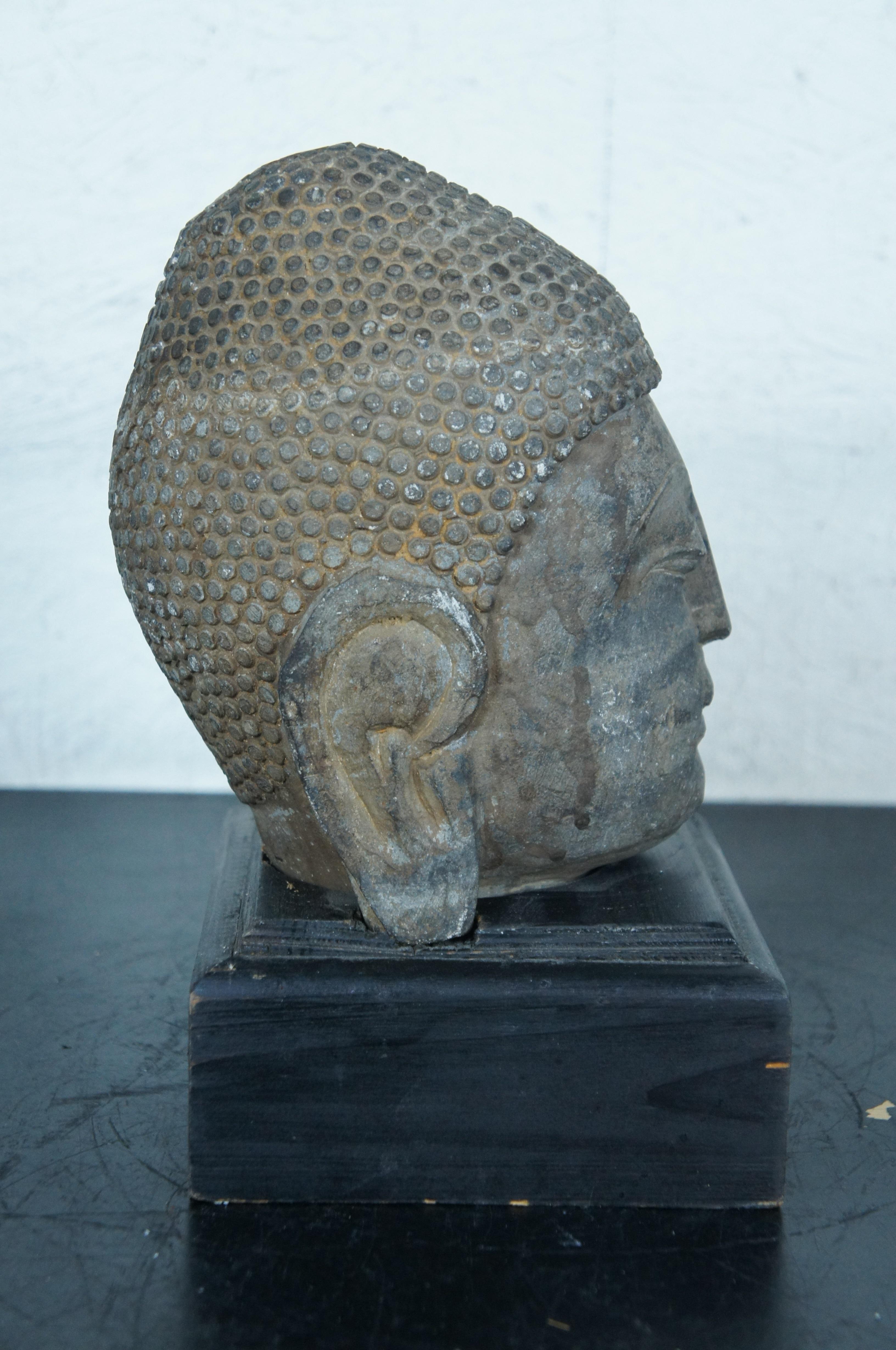 Vintage A. Stone, statua di Buddha in meditazione con busto e piedistallo in legno da 12 pollici In condizioni buone in vendita a Dayton, OH