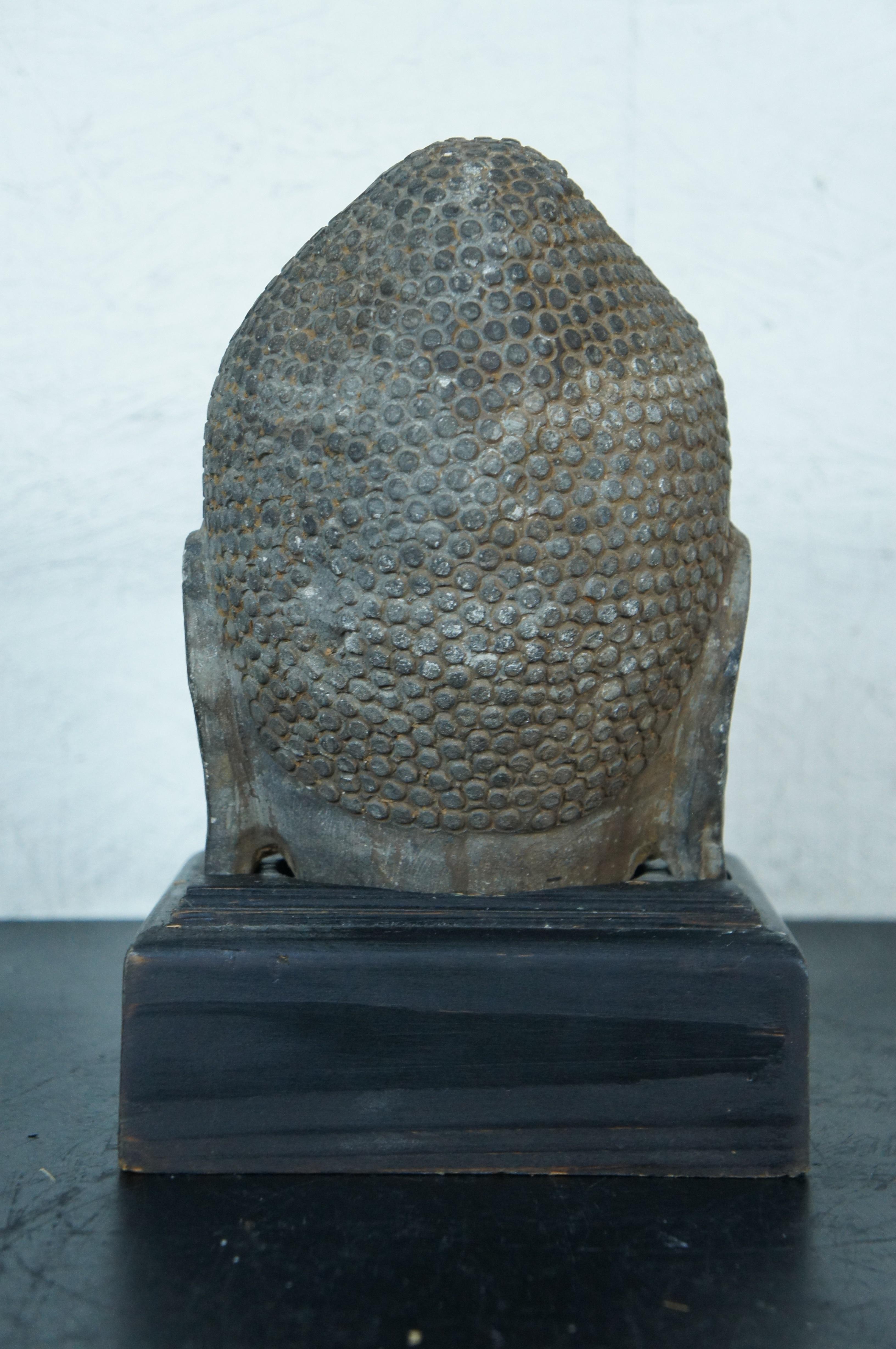 XX secolo Vintage A. Stone, statua di Buddha in meditazione con busto e piedistallo in legno da 12 pollici in vendita