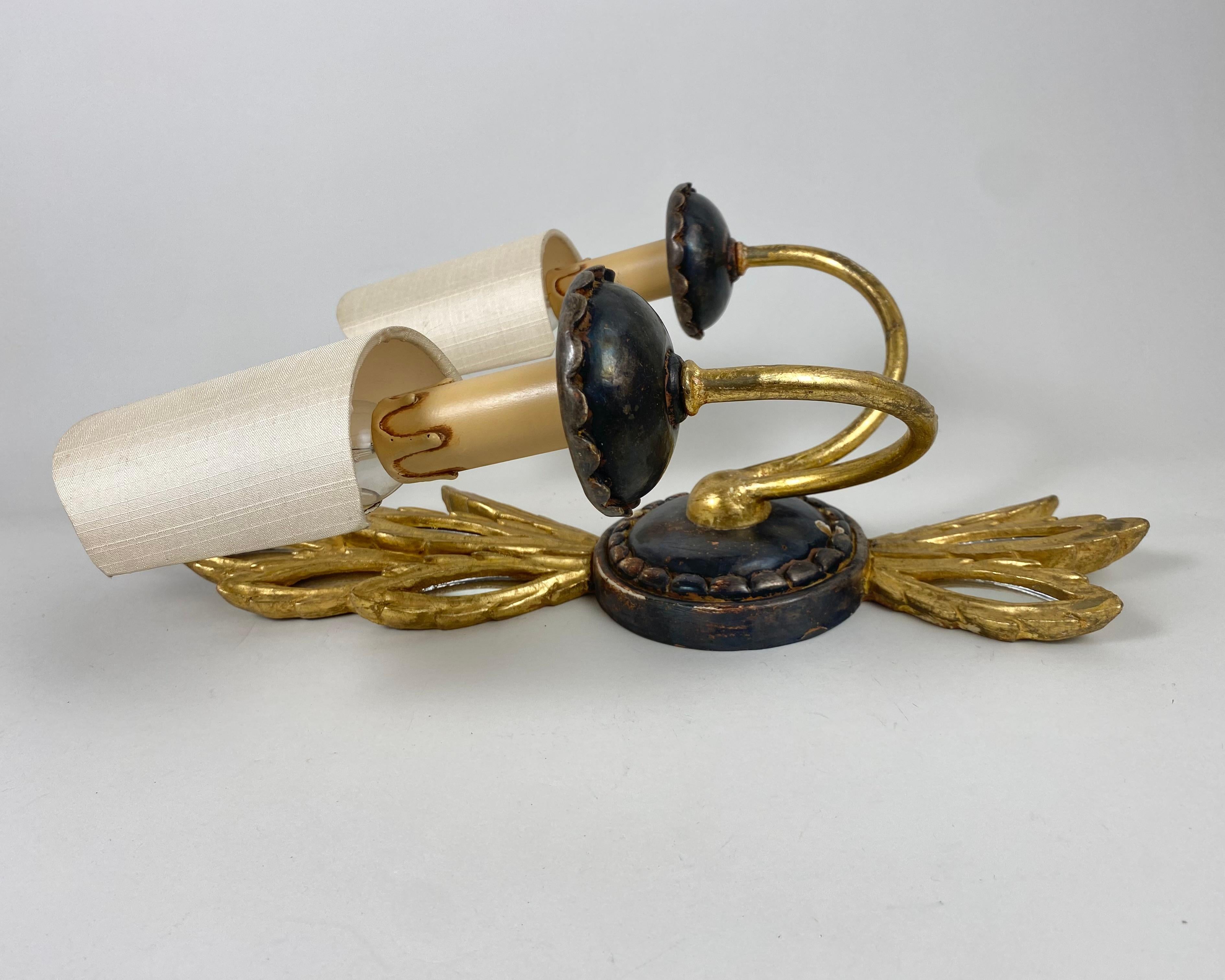 Vintage Carved Wall Sconce Empire Gilded Metal & Wood, Italy, 1950s For Sale 1