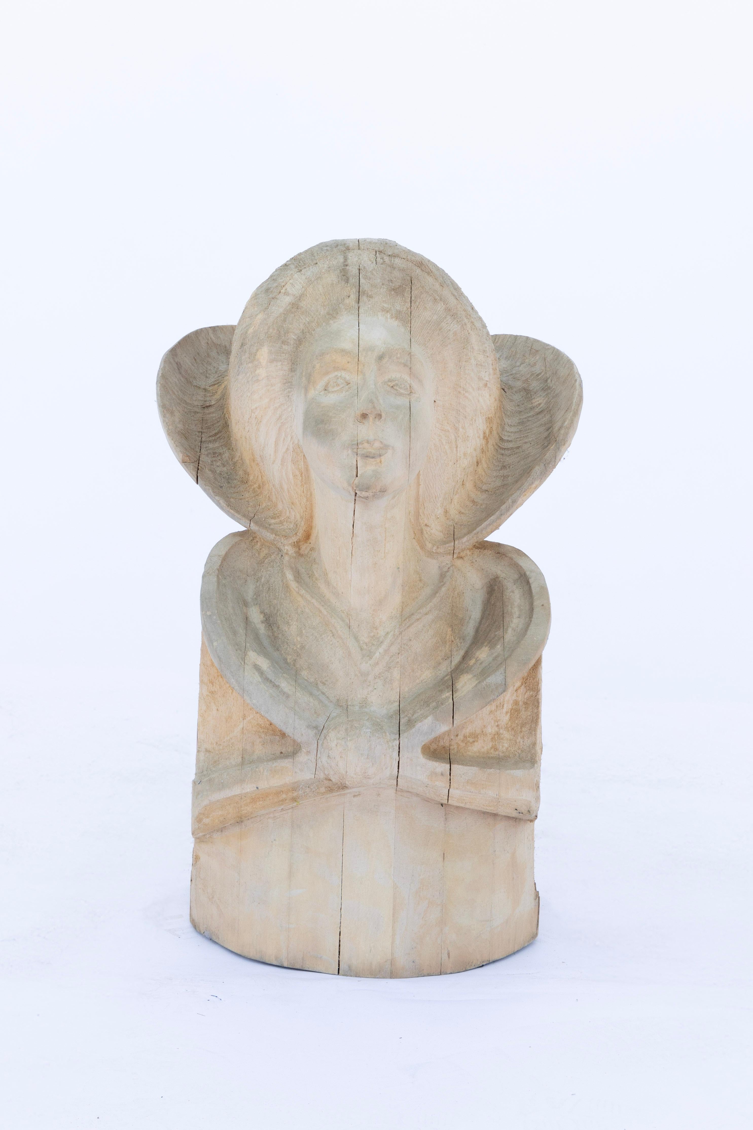 Vintage Carved Wood Angel Mold with X Breastplate In Good Condition For Sale In Wichita, KS