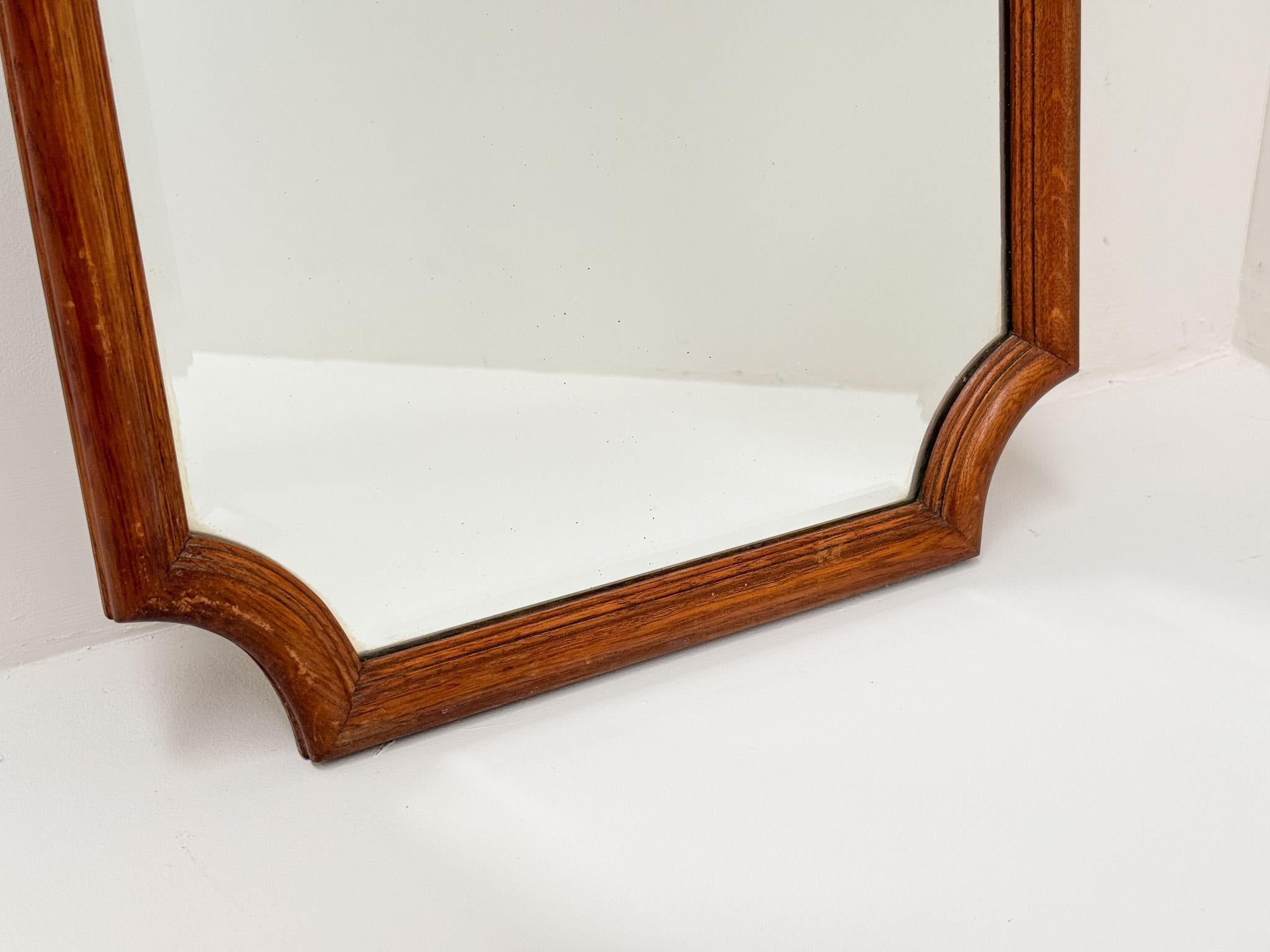 Miroir vintage en bois sculpté, miroir mural avec verre biseauté en vente 2