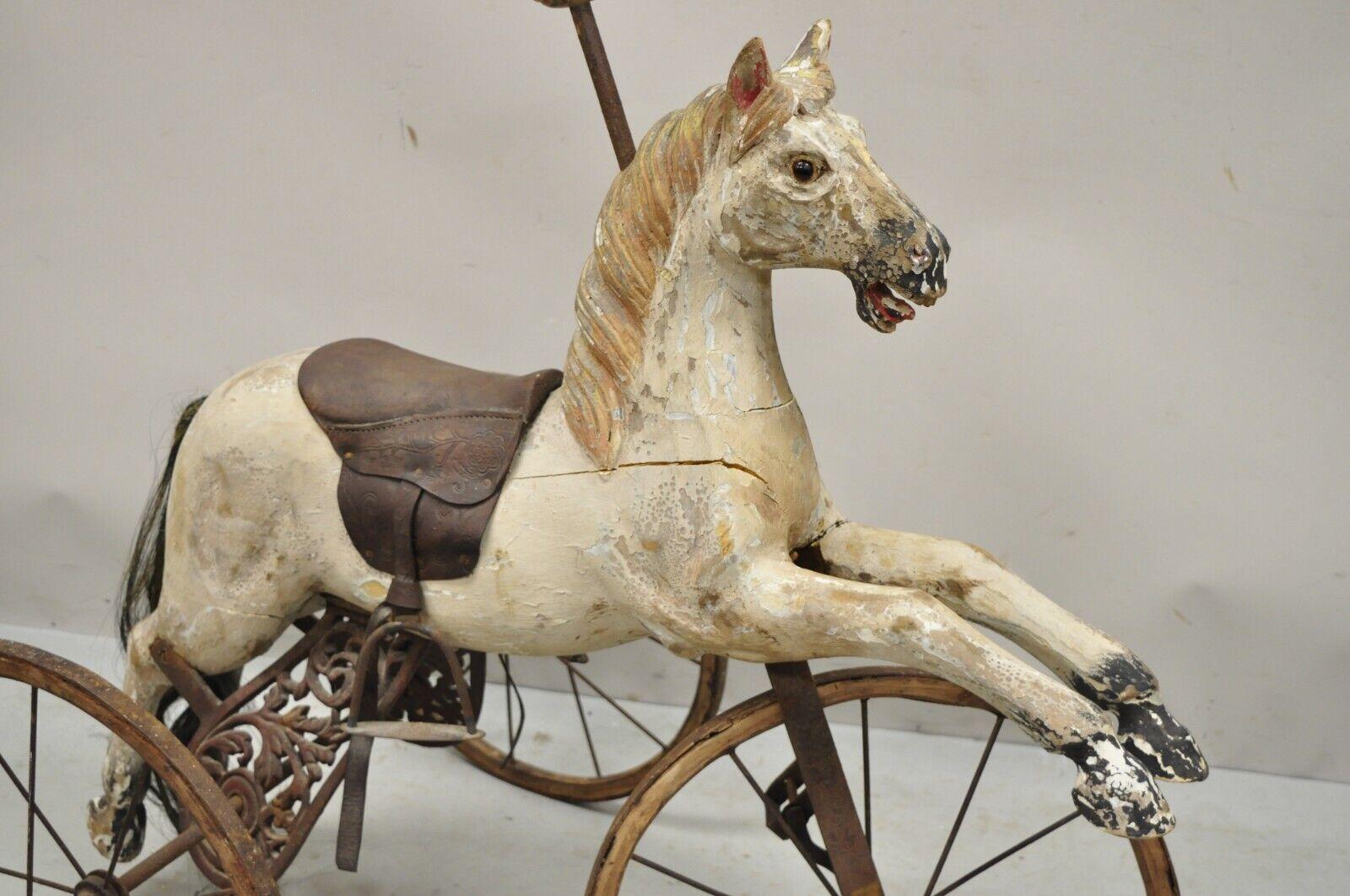 20ième siècle Bicyclette de sport vintage en bois sculpté avec cheval et cavalier en bois en vente