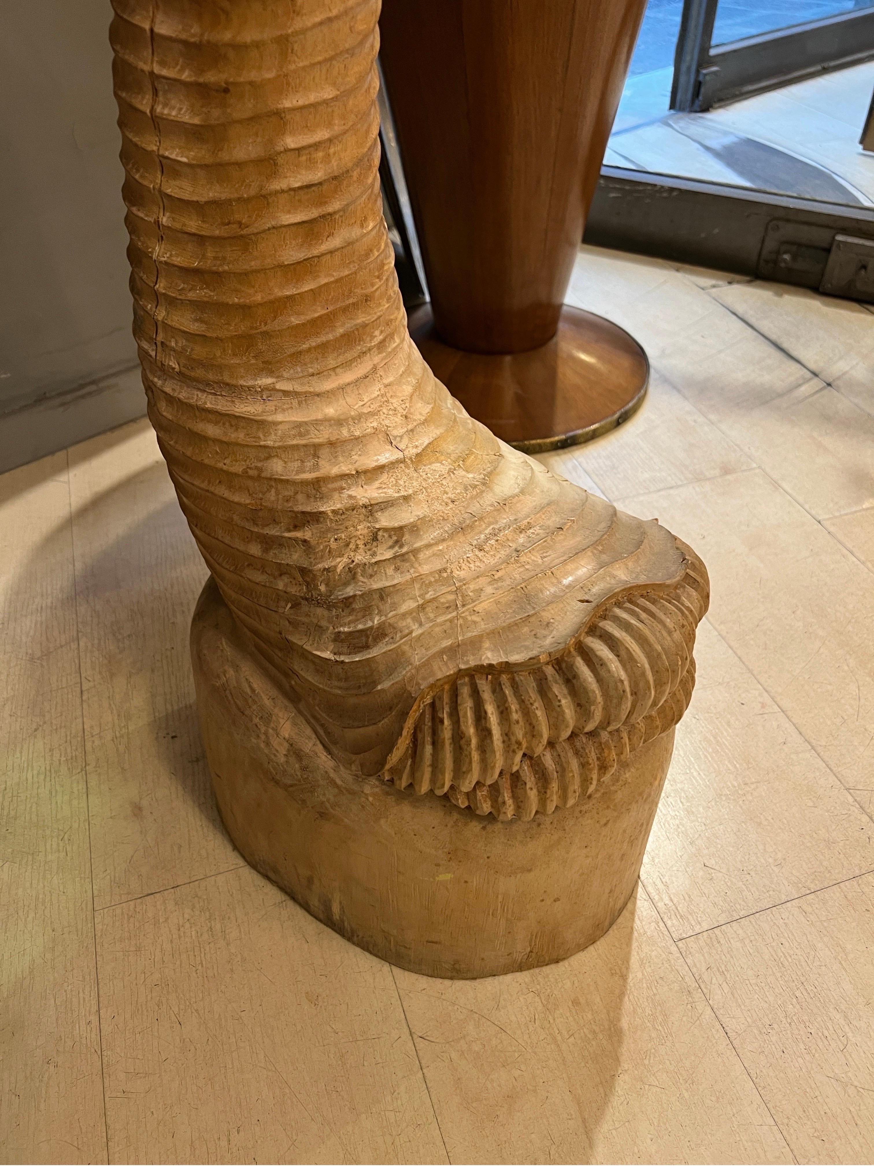 Escultura vintage de palmera de madera tallada 1980 en venta 11
