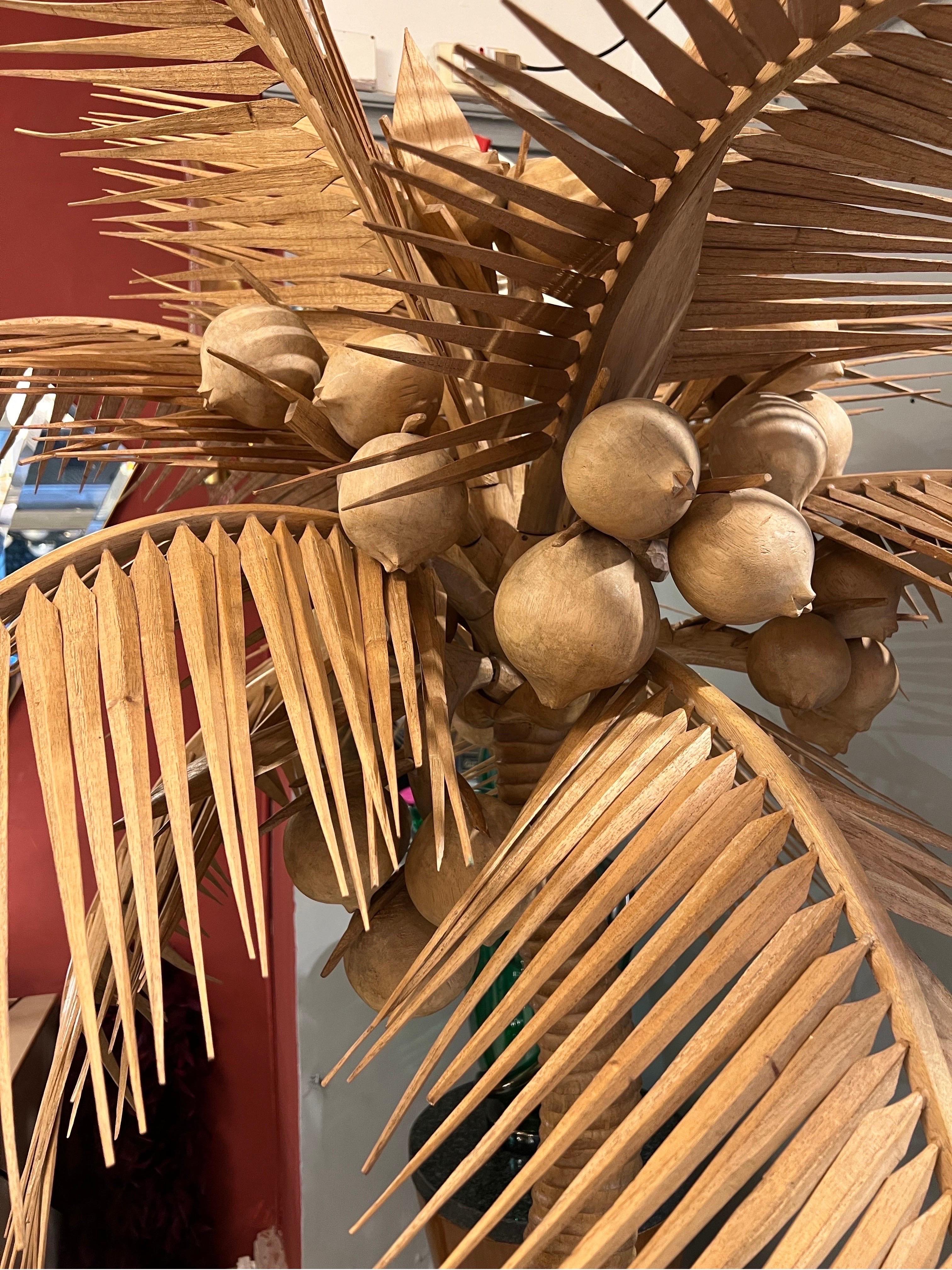 Escultura vintage de palmera de madera tallada 1980 en venta 2