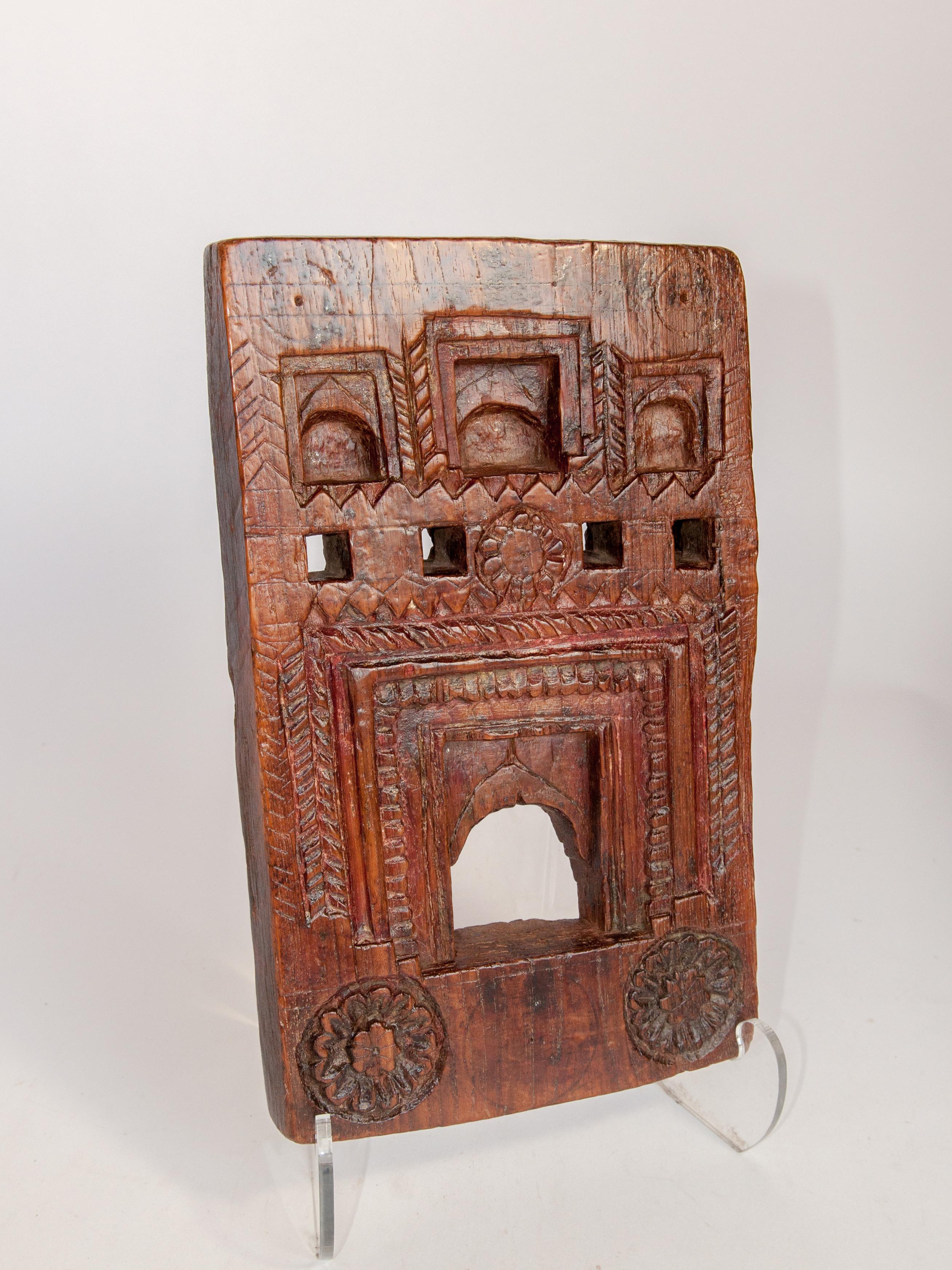 Vintage Carved Wood Picture Frame, Mid-20th Century, India In Fair Condition In Point Richmond, CA