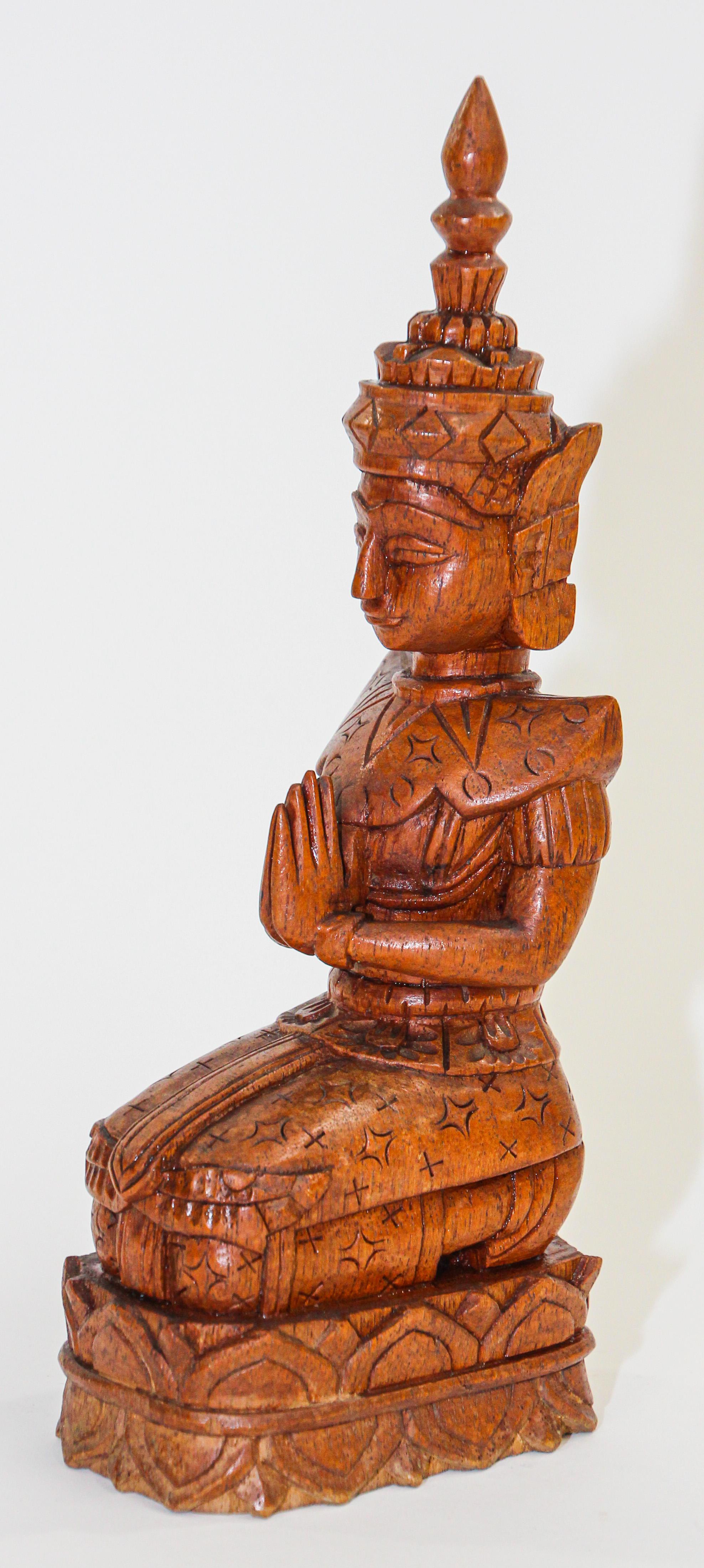 Vintage Carved Wood Thai Buddha Figure Kneeling and Praying In Good Condition For Sale In North Hollywood, CA