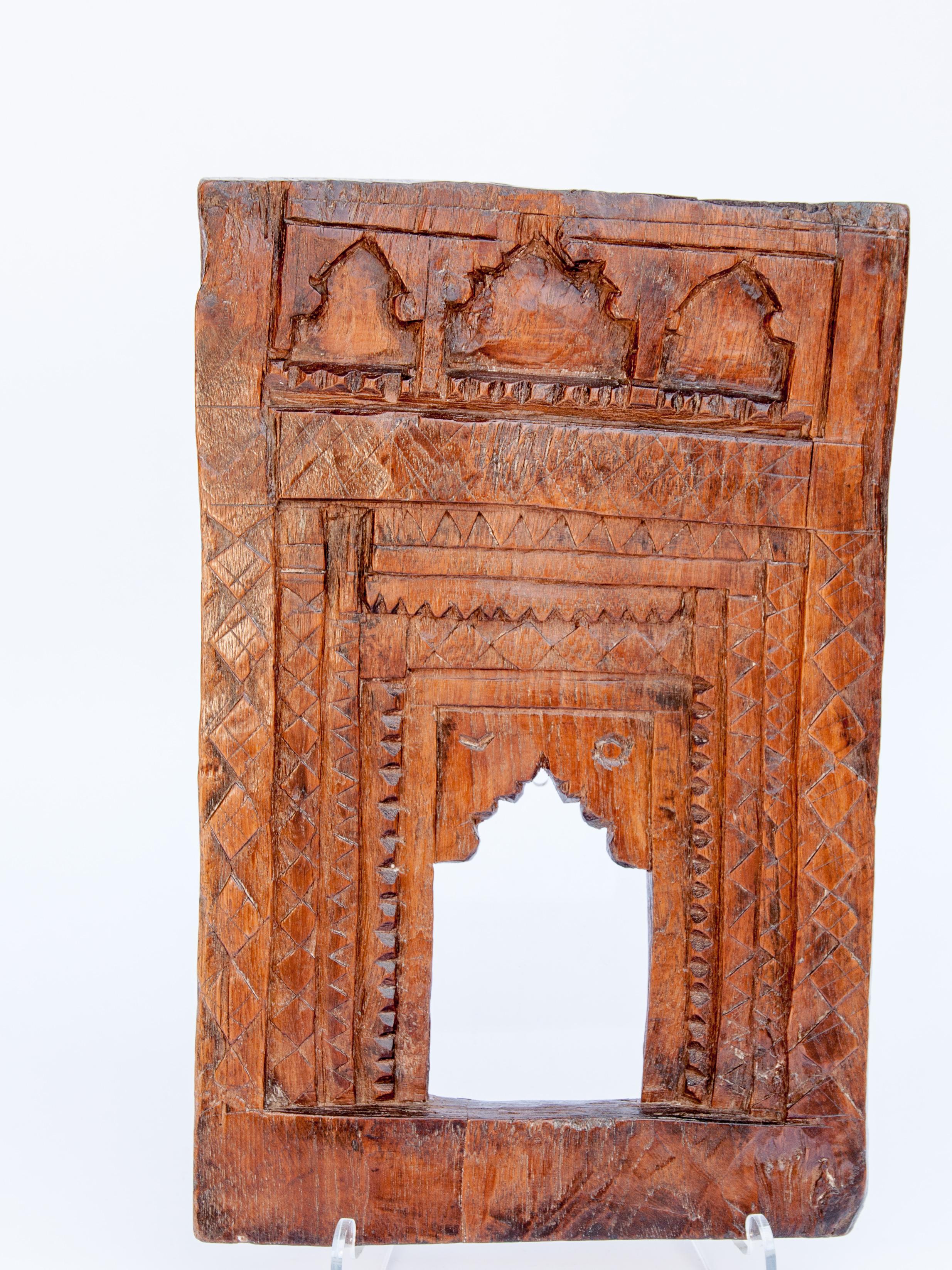 Vintage Carved Wood Votive or Picture Frame, Mid-20th Century, India 10