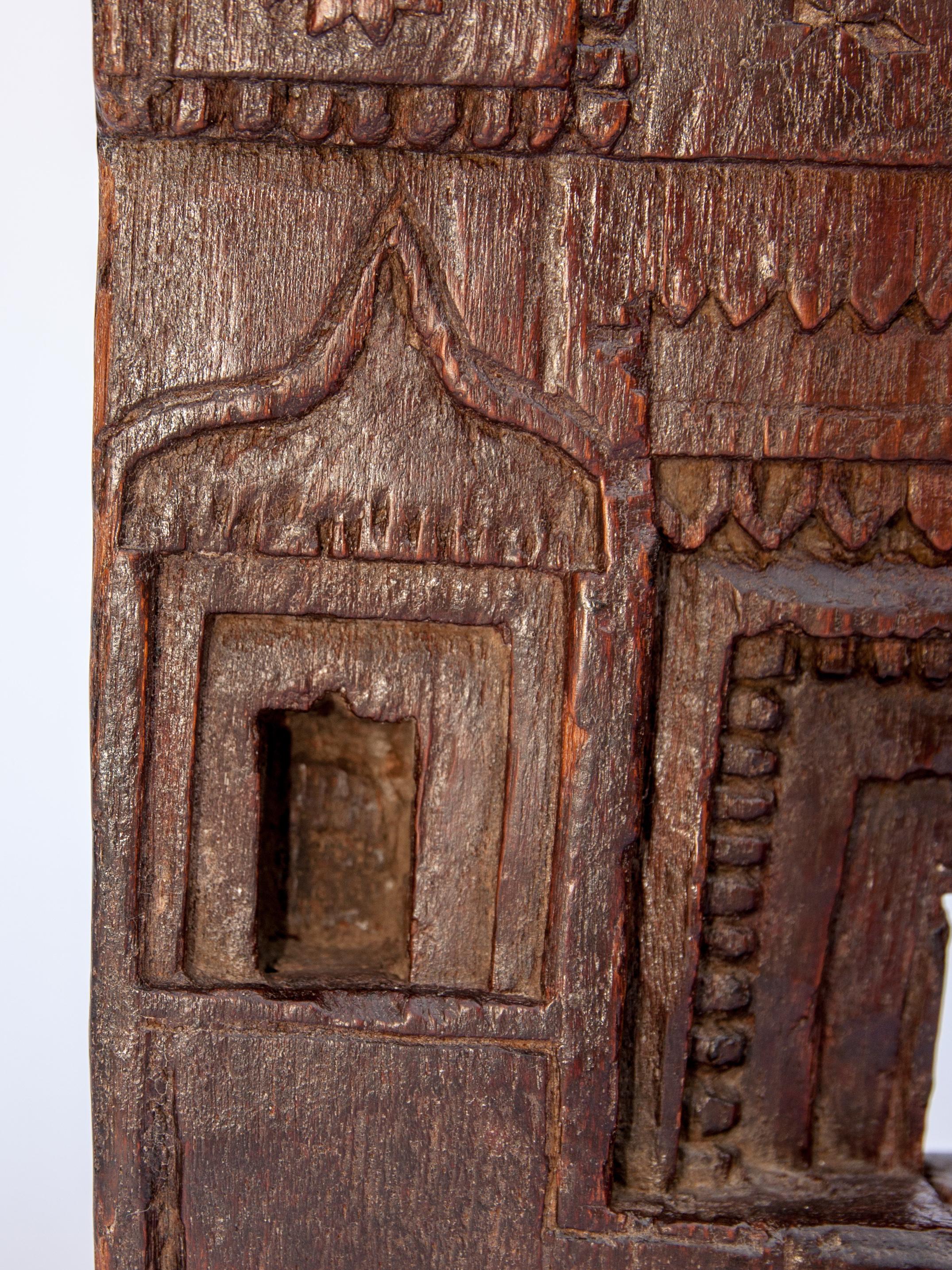 Hand-Carved Vintage Carved Wood Votive or Picture Frame, Mid-20th Century, India