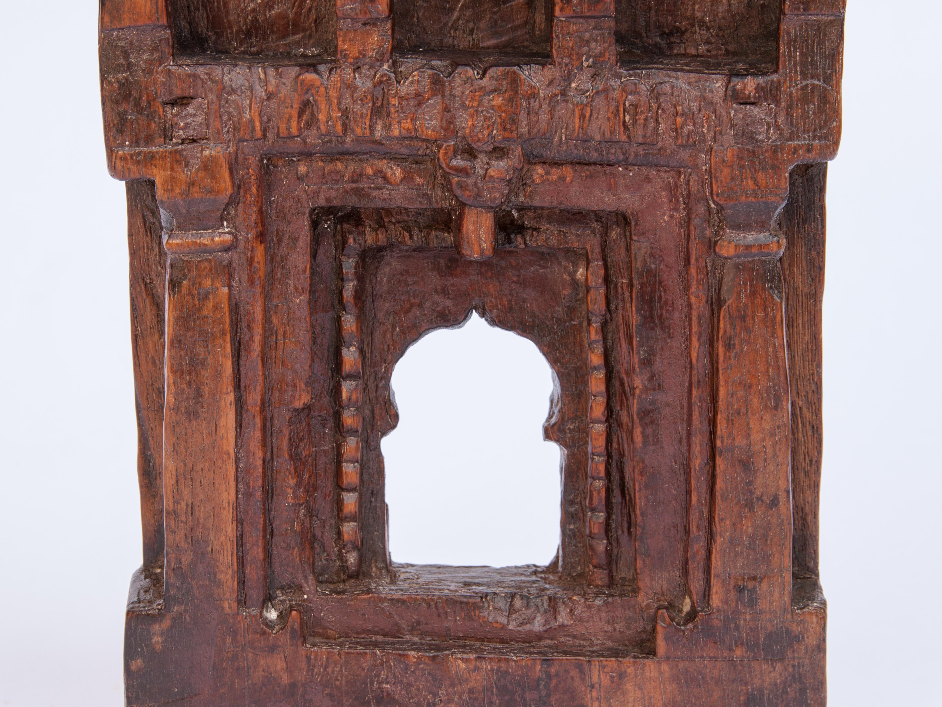 Hand-Carved Vintage Carved Wood Votive or Picture Frame, Mid-20th Century, India