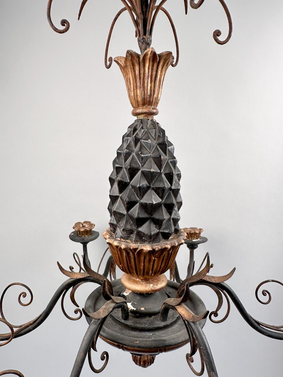 Americano Lampadario ananas in legno intagliato vintage in vendita