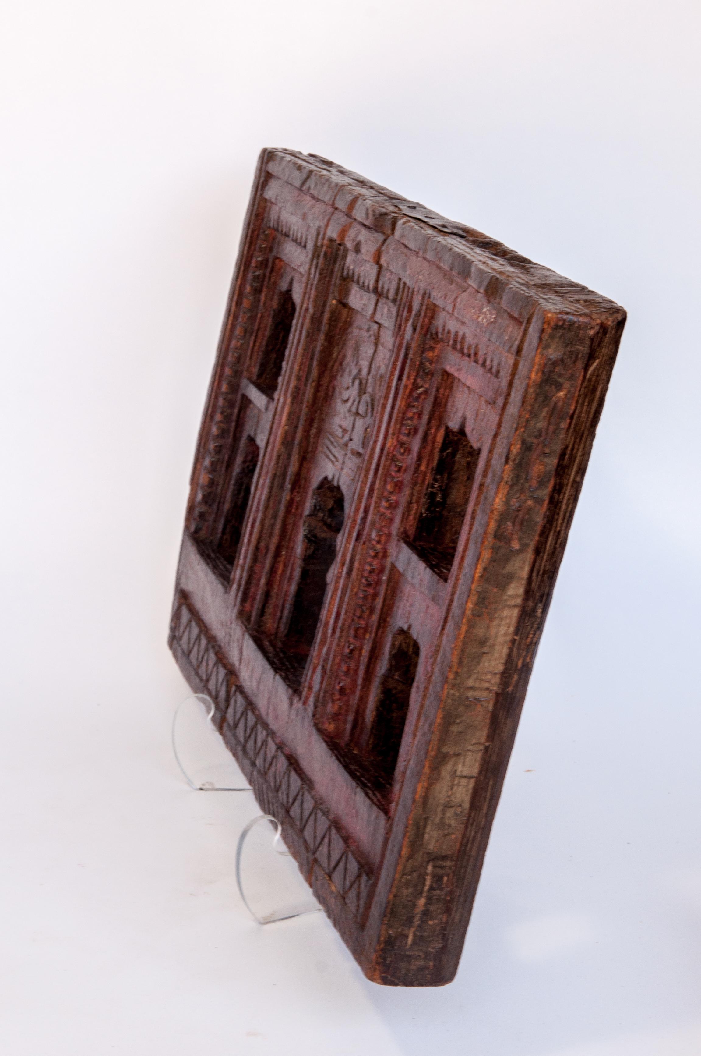 Vintage Carved Wooden Votive or Picture Frame, Mid-20th Century, India 9