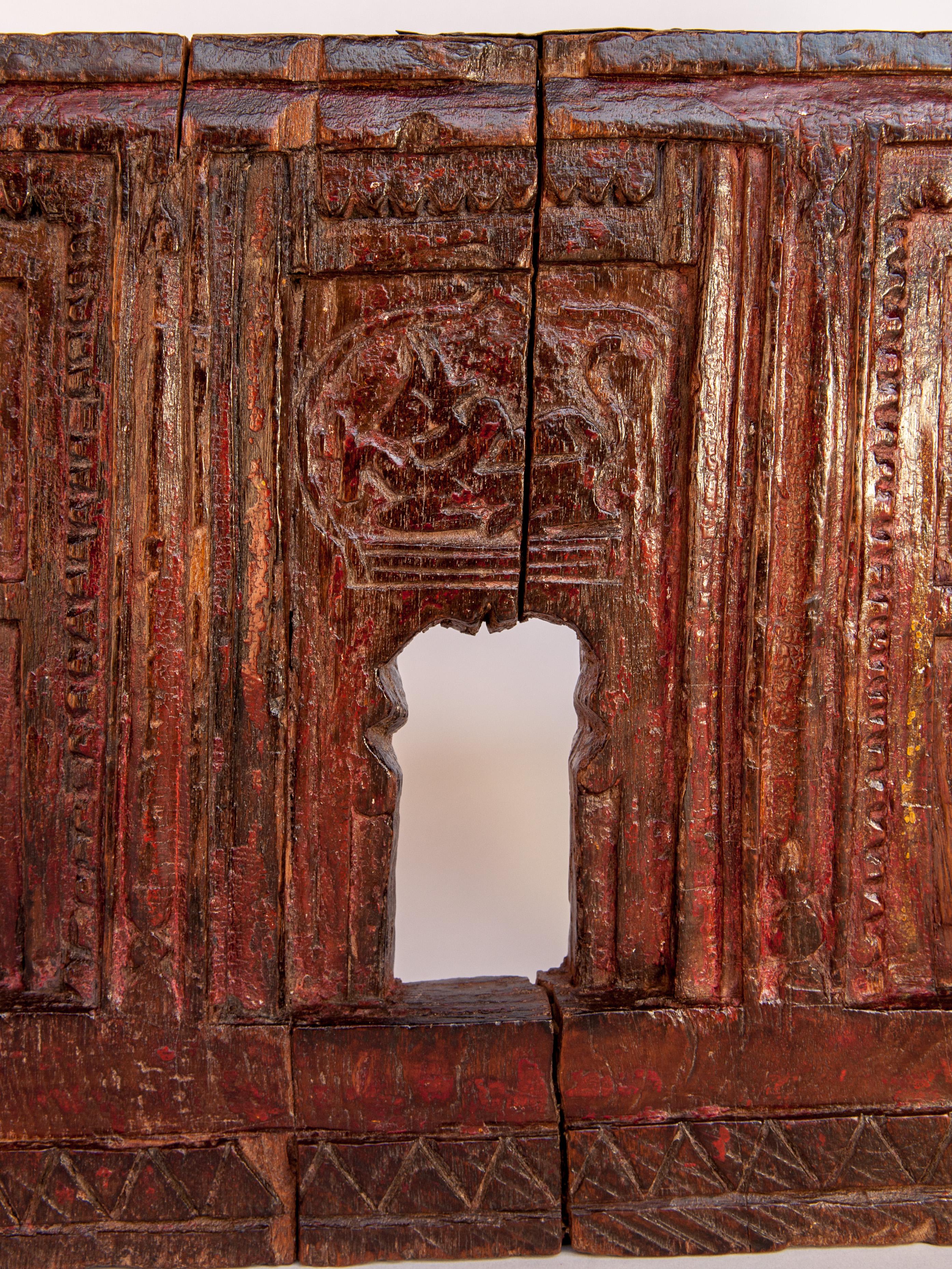 Hand-Carved Vintage Carved Wooden Votive or Picture Frame, Mid-20th Century, India