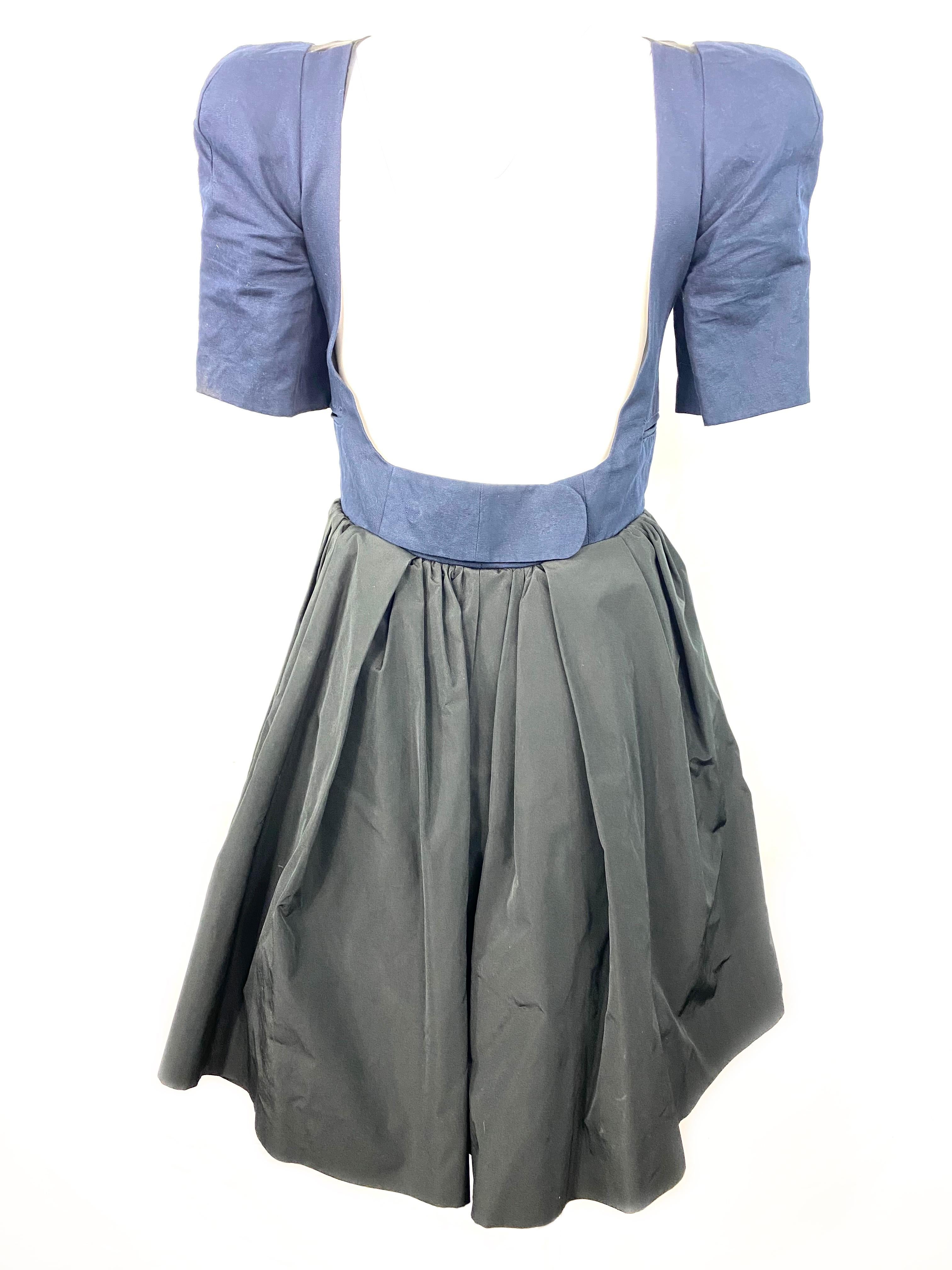 Mini Vestido Vintage Carven Azul Marino y Negro de Manga Corta con Espalda Abierta en venta 2