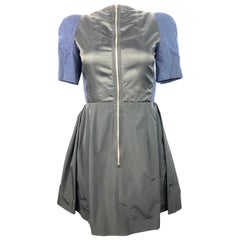 Carven Marineblaues und schwarzes Minikleid mit kurzen Ärmeln und offenem Rücken