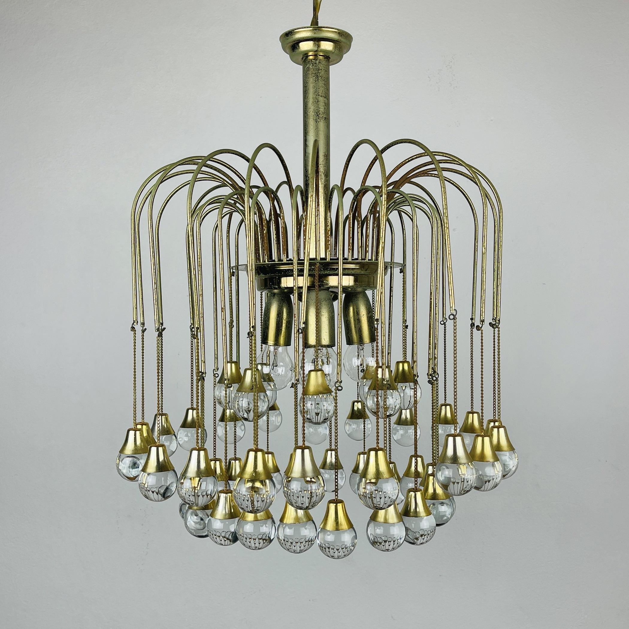 Vintage Cascade Glass Chandelier Italy 1960s Brass and 48 Glass Balls In Good Condition In Miklavž Pri Taboru, SI