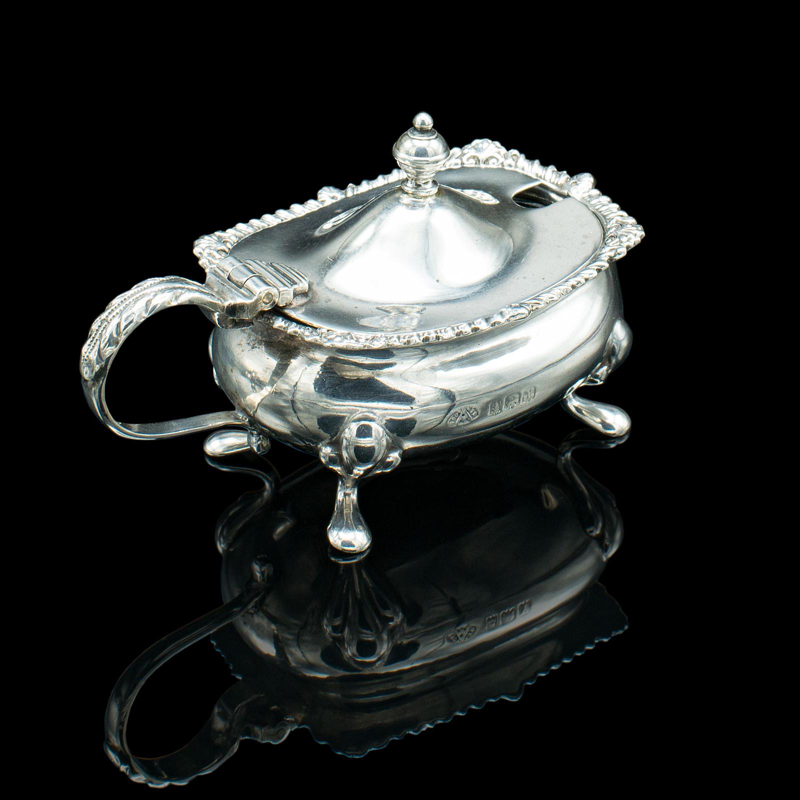 20th Century Vintage Cased Condiment Set, English, Silver, Tableware, Hallmarked, Dated 1948 For Sale