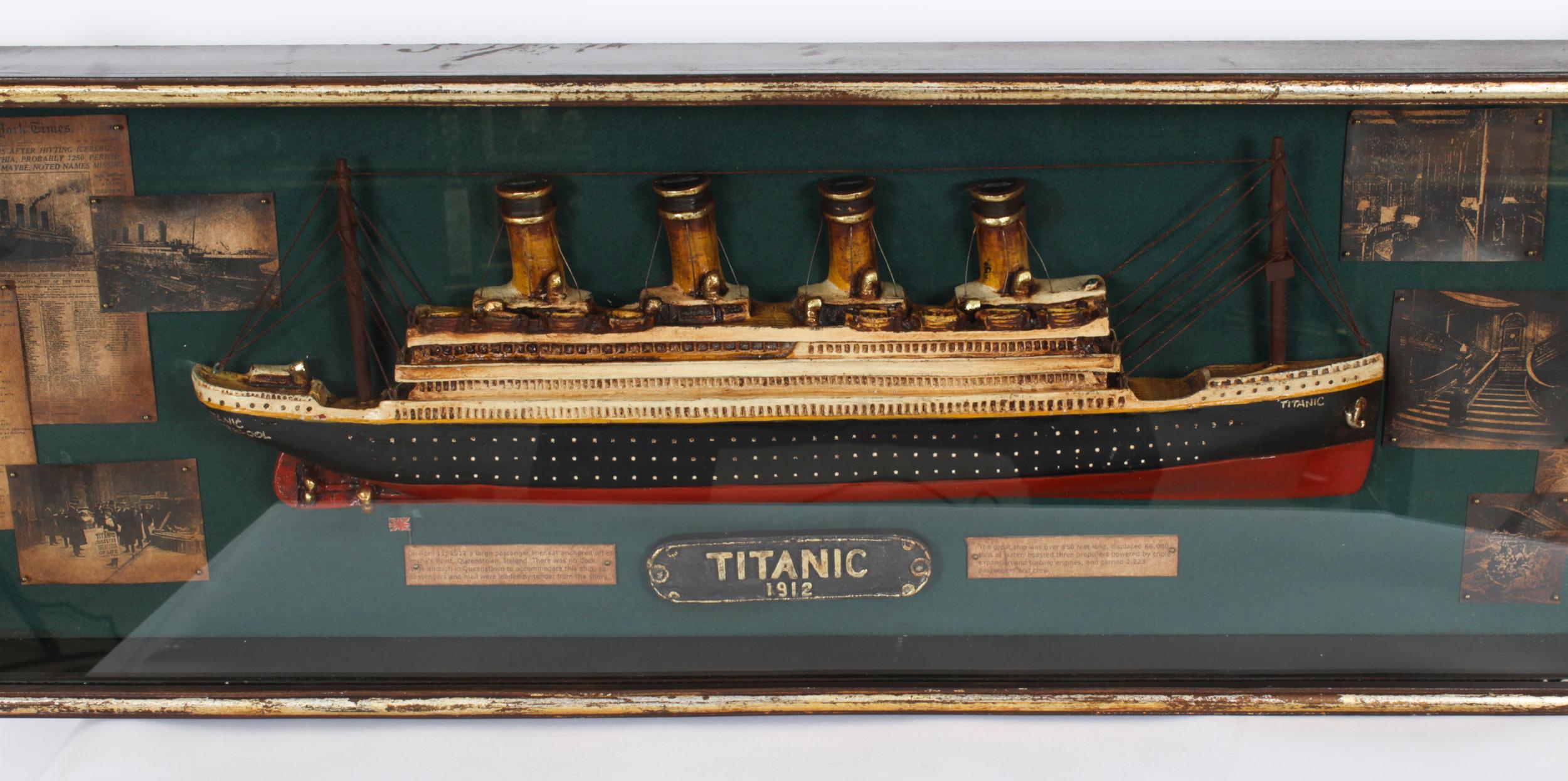 Vintage Cased Diorama of the Titanic with photos & Cuttings 20th Century In Good Condition In London, GB