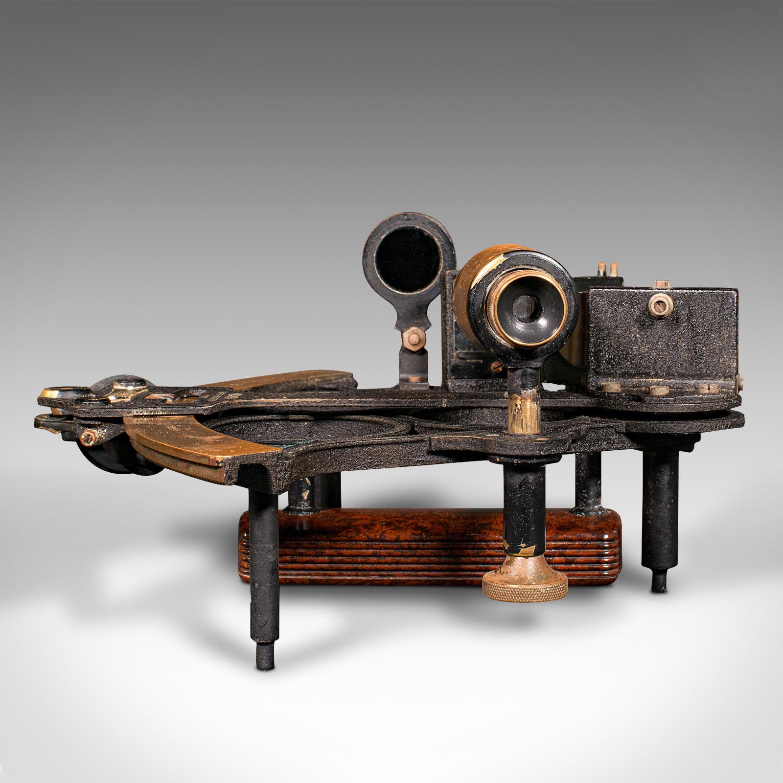 XX secolo Sestante d'epoca in scatola, inglese, nautico, strumento scientifico portatile, C.C. 1960