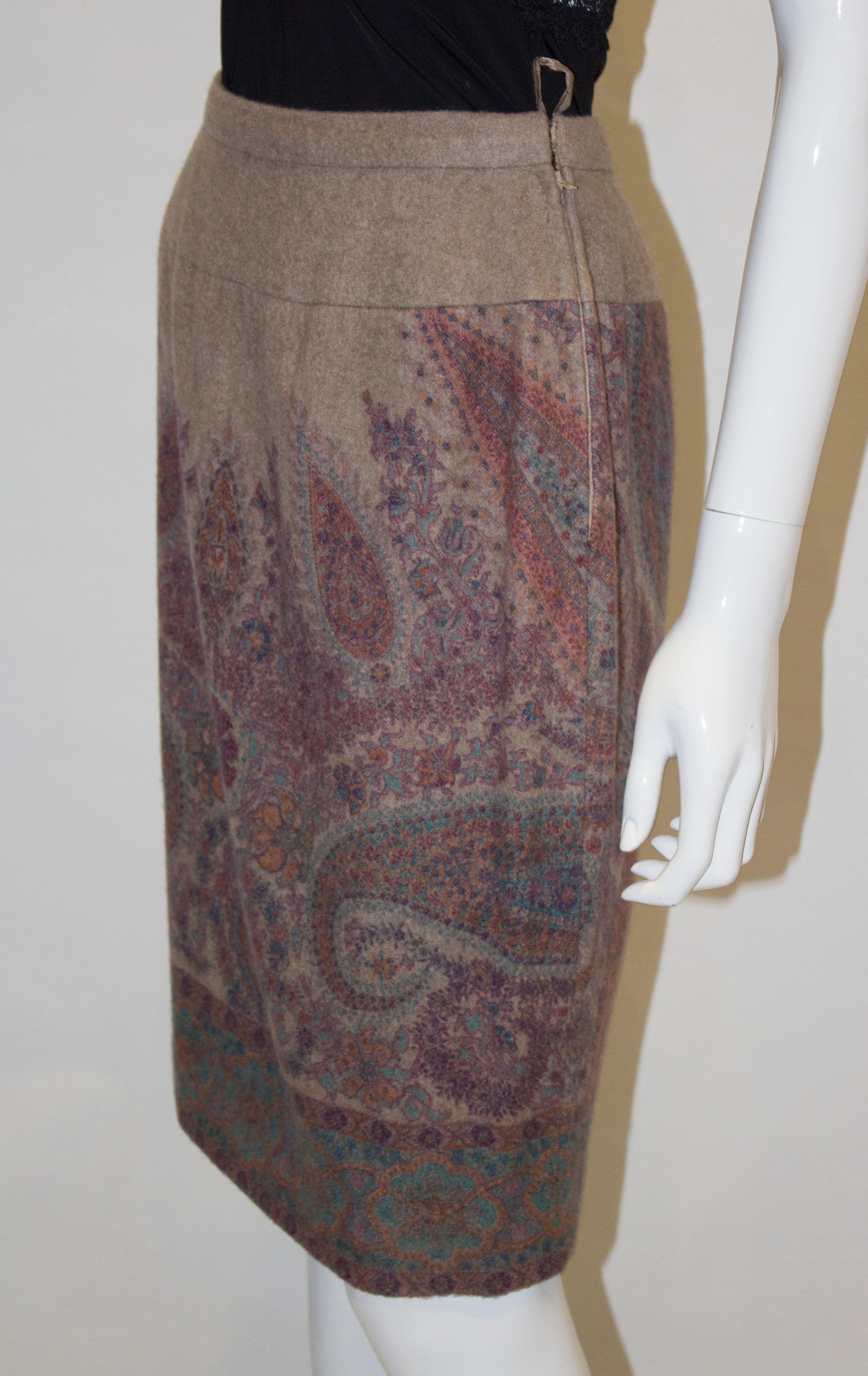 Vintage Cashmere Skirt with Paisley Design In Good Condition For Sale In London, GB
