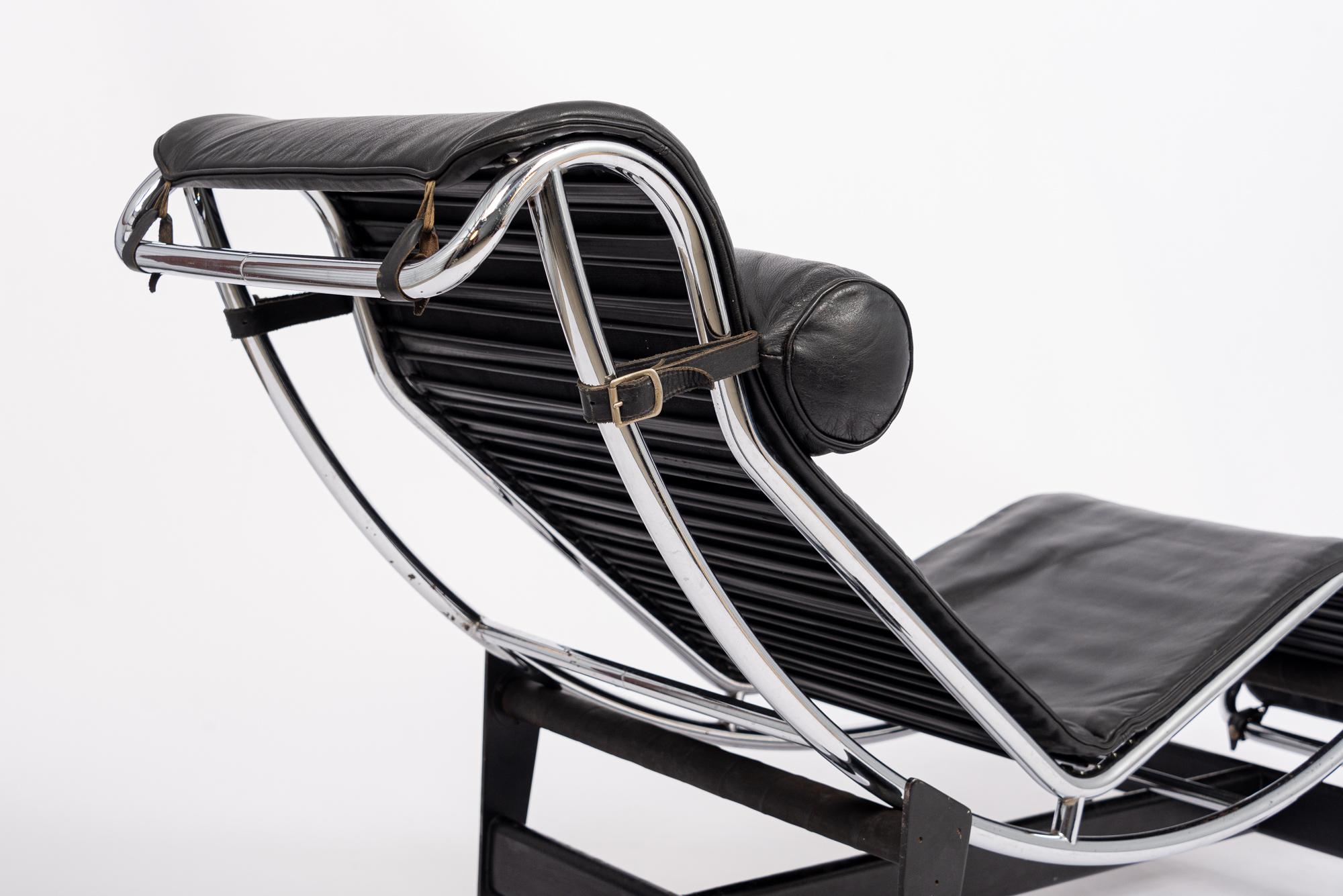 Vintage Cassina Black Leather LC4 Chaise Lounge Chair by Le Corbusier, 1980 For Sale 3