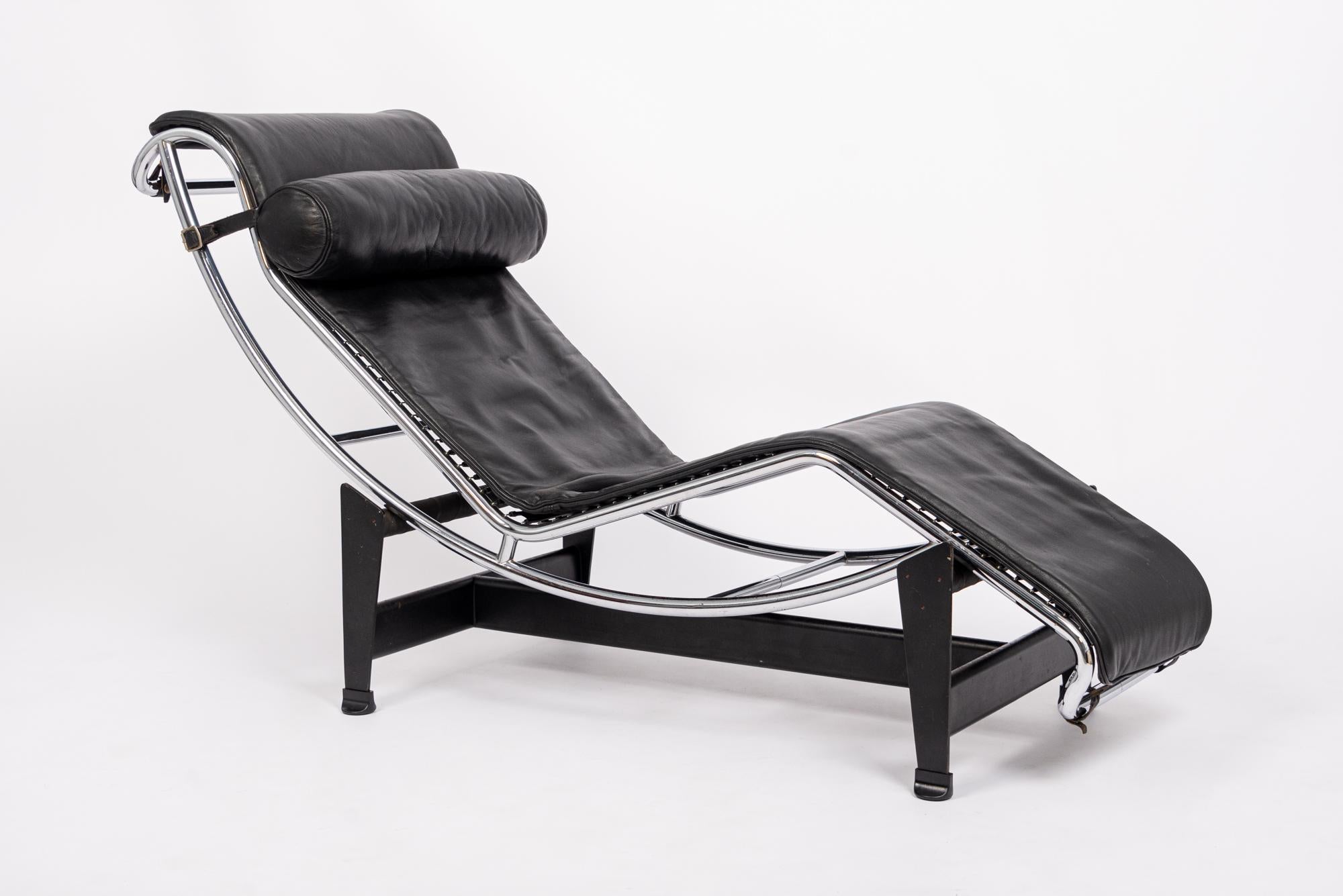 Mid-Century Modern Vintage Cassina Black Leather LC4 Chaise Lounge Chair by Le Corbusier, 1980 For Sale