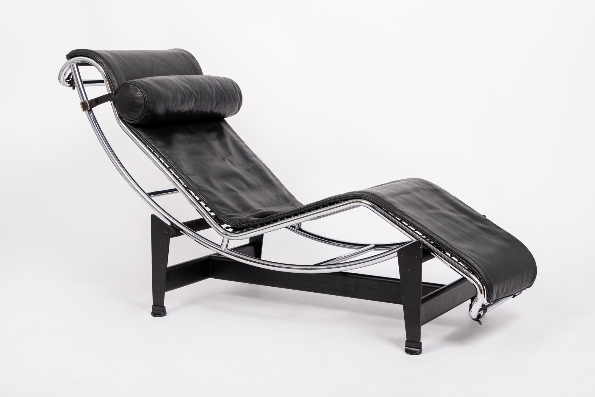 Mid-Century Modern Vintage Cassina Black Leather LC4 Chaise Lounge Chair by Le Corbusier, 1980