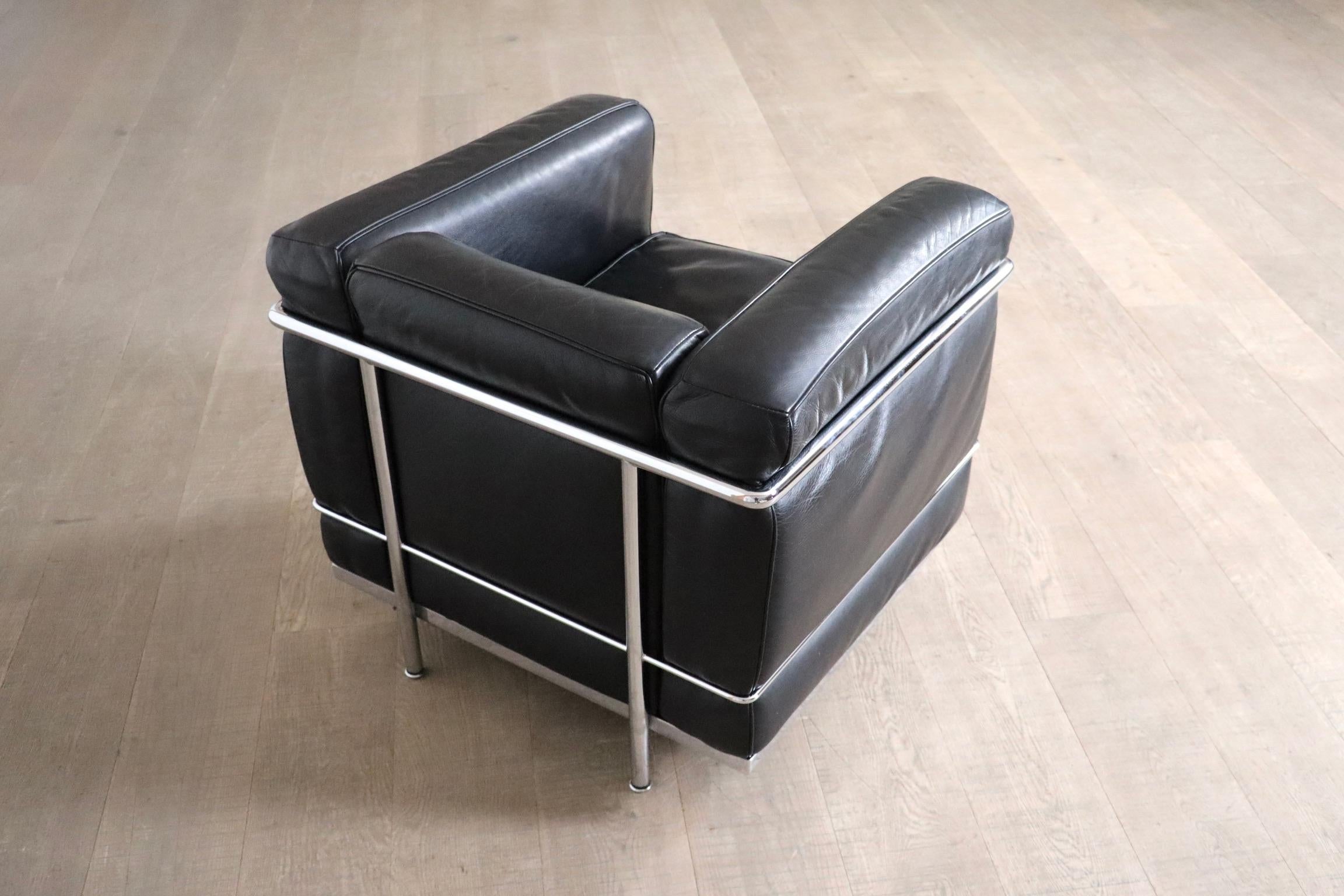 Cuir Fauteuil de salon Cassina LC2 par Charlotte Perriand et Le Corbusier en vente