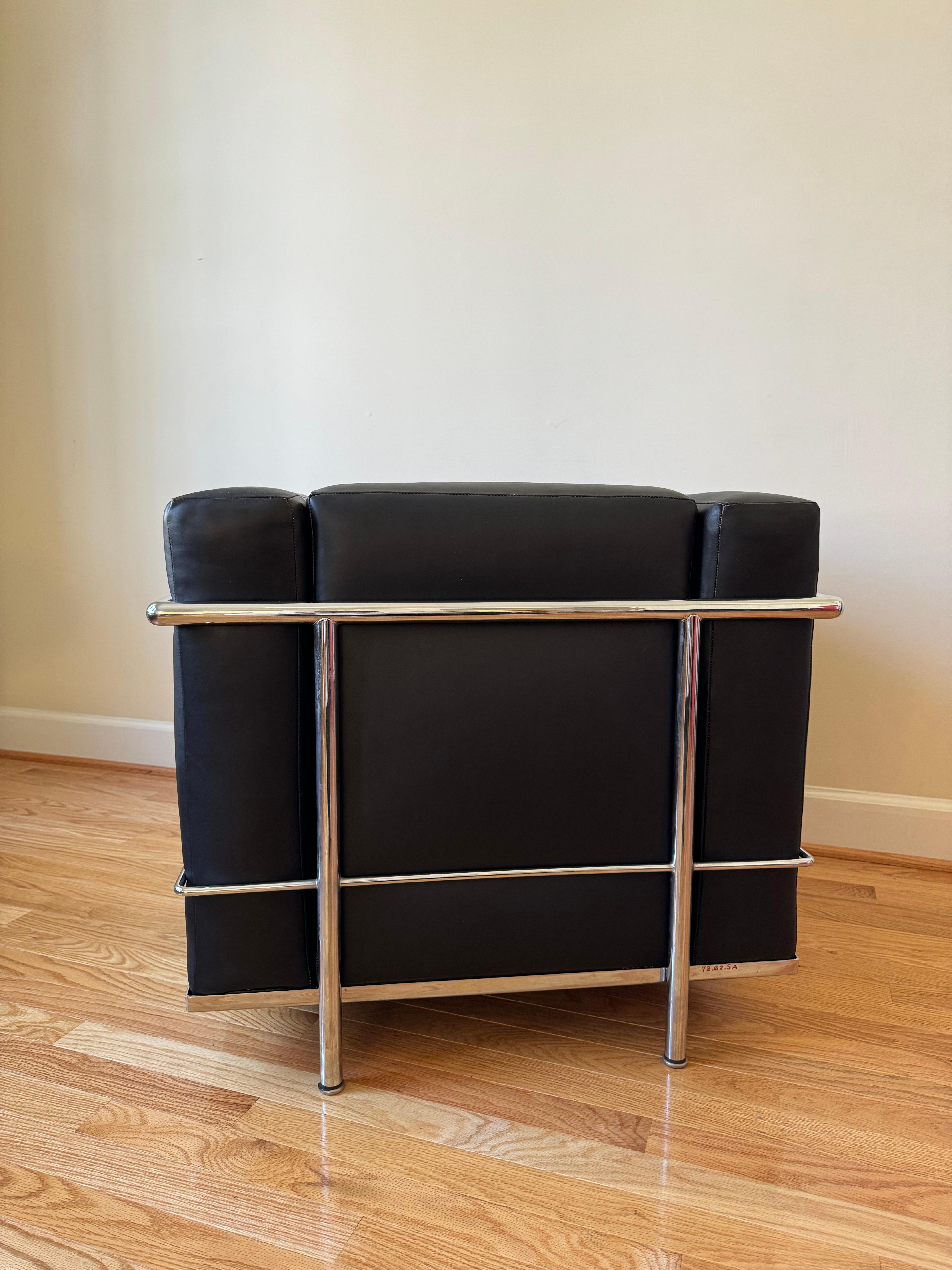 italien Fauteuil vintage Cassina LC2 petit modèle (nouveau stock ancien)