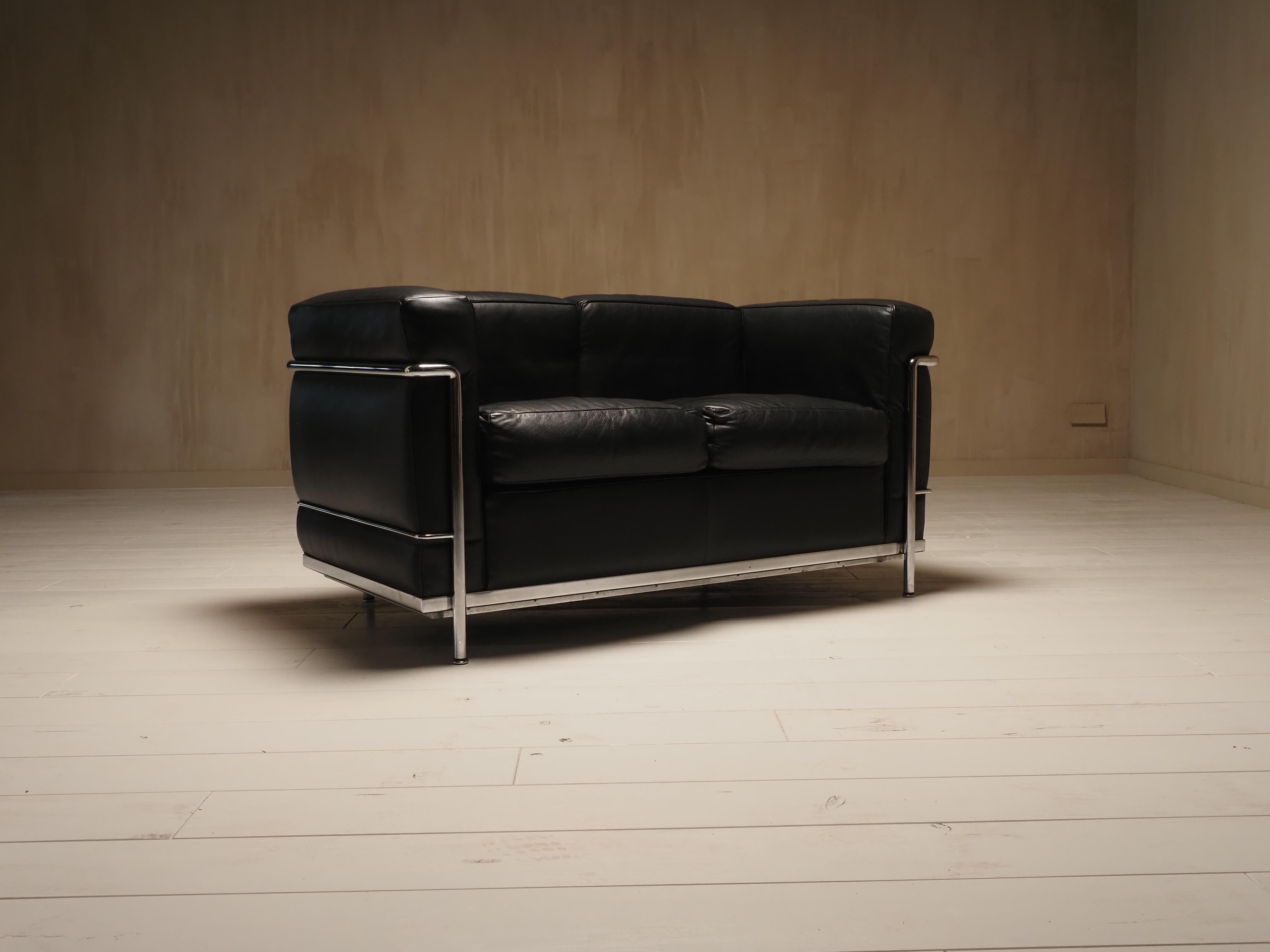 Divano a due posti Cassina LC2 d'epoca di Charlotte Perriand e Le Corbusier in vendita 4