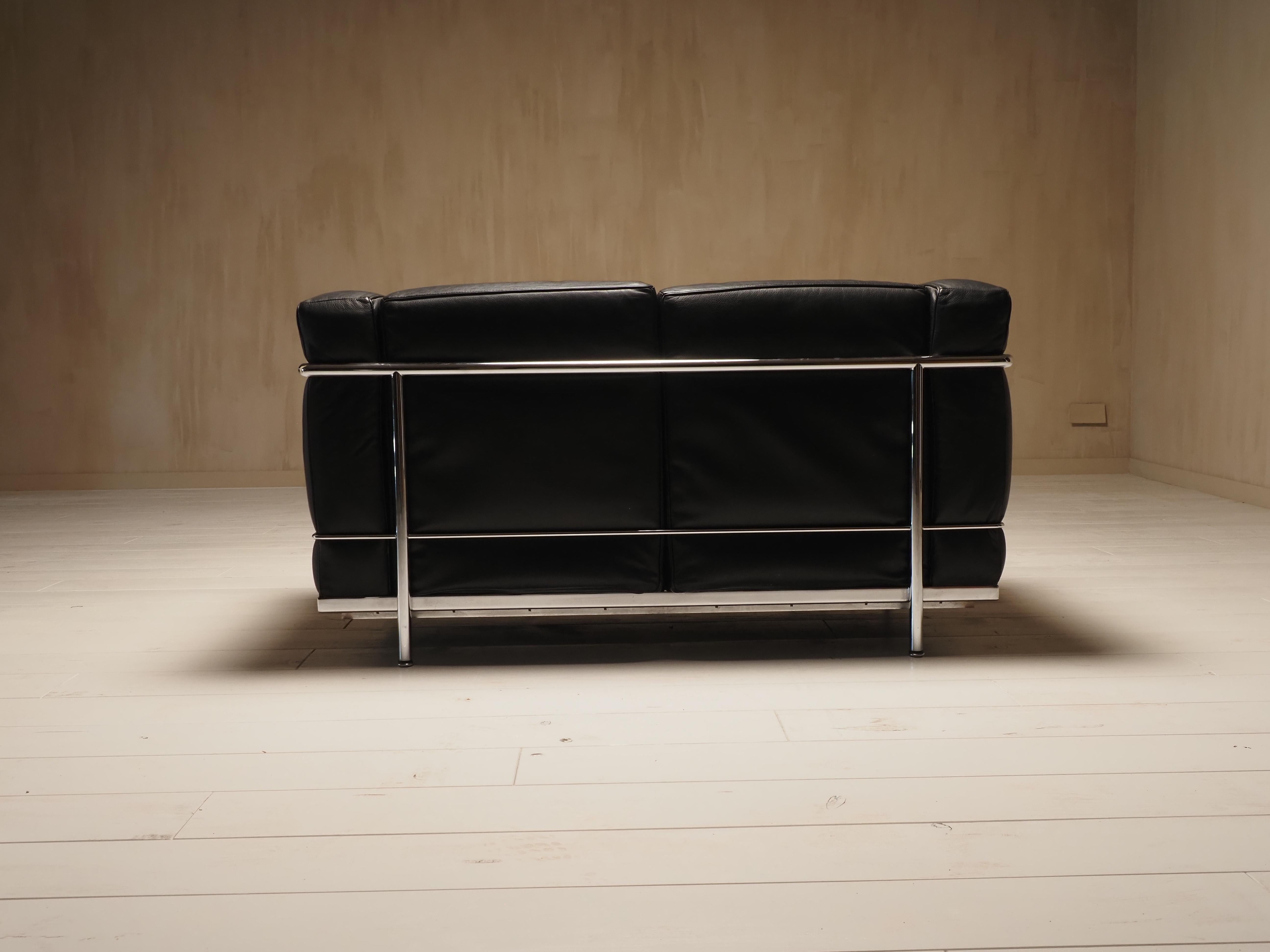 Divano a due posti Cassina LC2 d'epoca di Charlotte Perriand e Le Corbusier in vendita 7