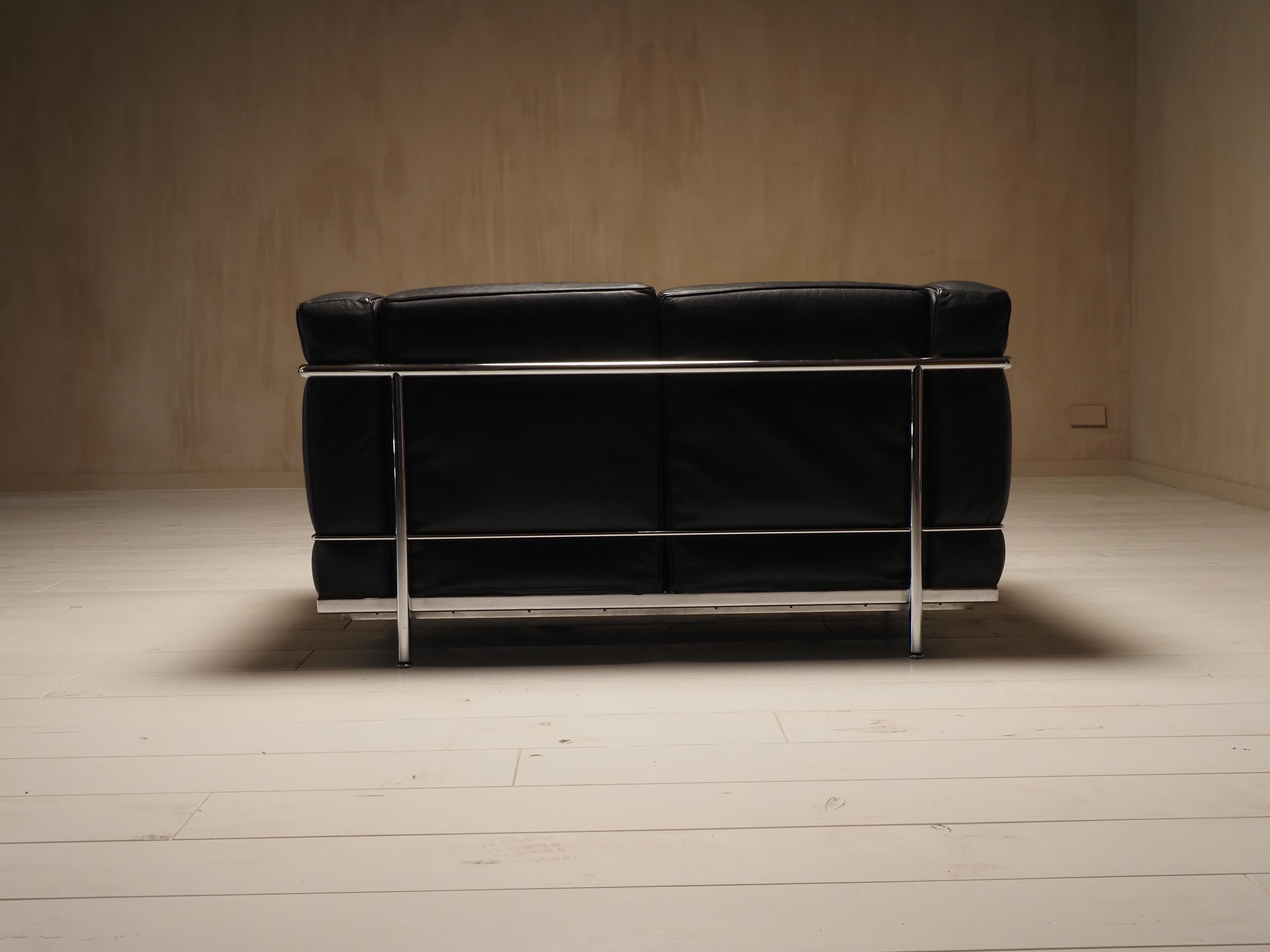 Divano a due posti Cassina LC2 d'epoca di Charlotte Perriand e Le Corbusier in vendita 8