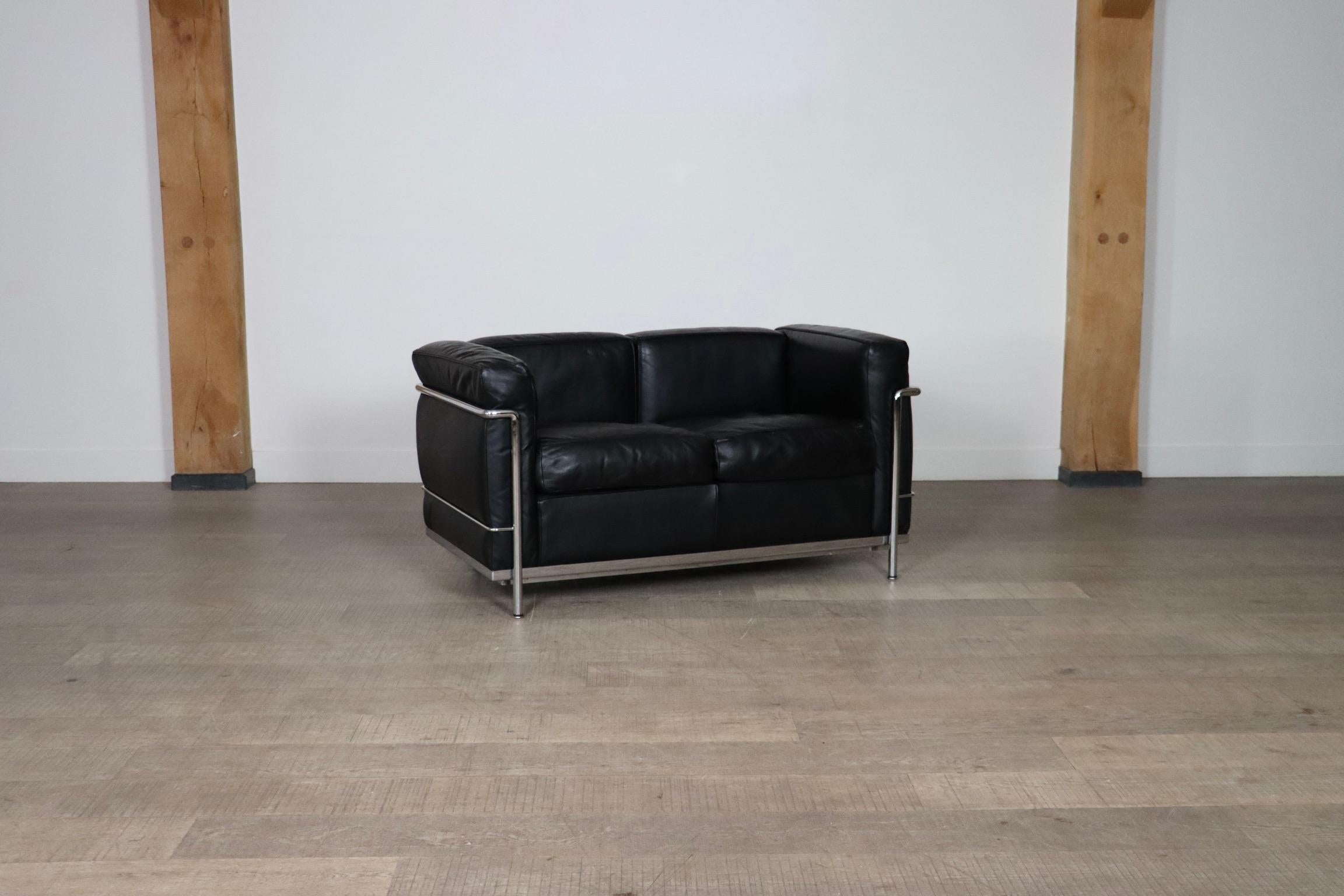 Cuir Canapé Cassina LC2 par Charlotte Perriand et Le Corbusier en vente