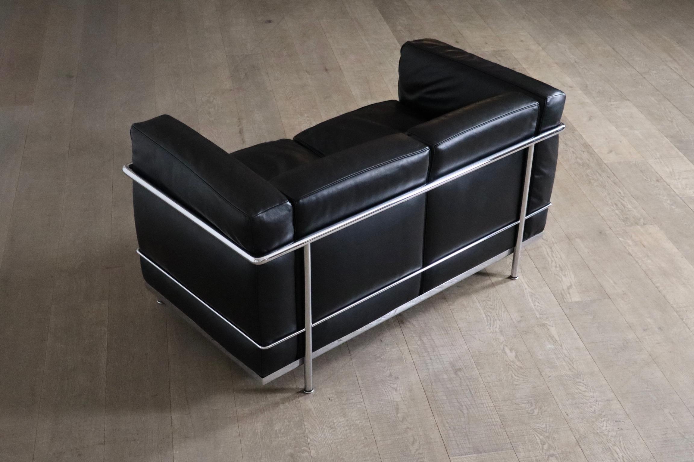 Canapé Cassina LC2 par Charlotte Perriand et Le Corbusier en vente 1