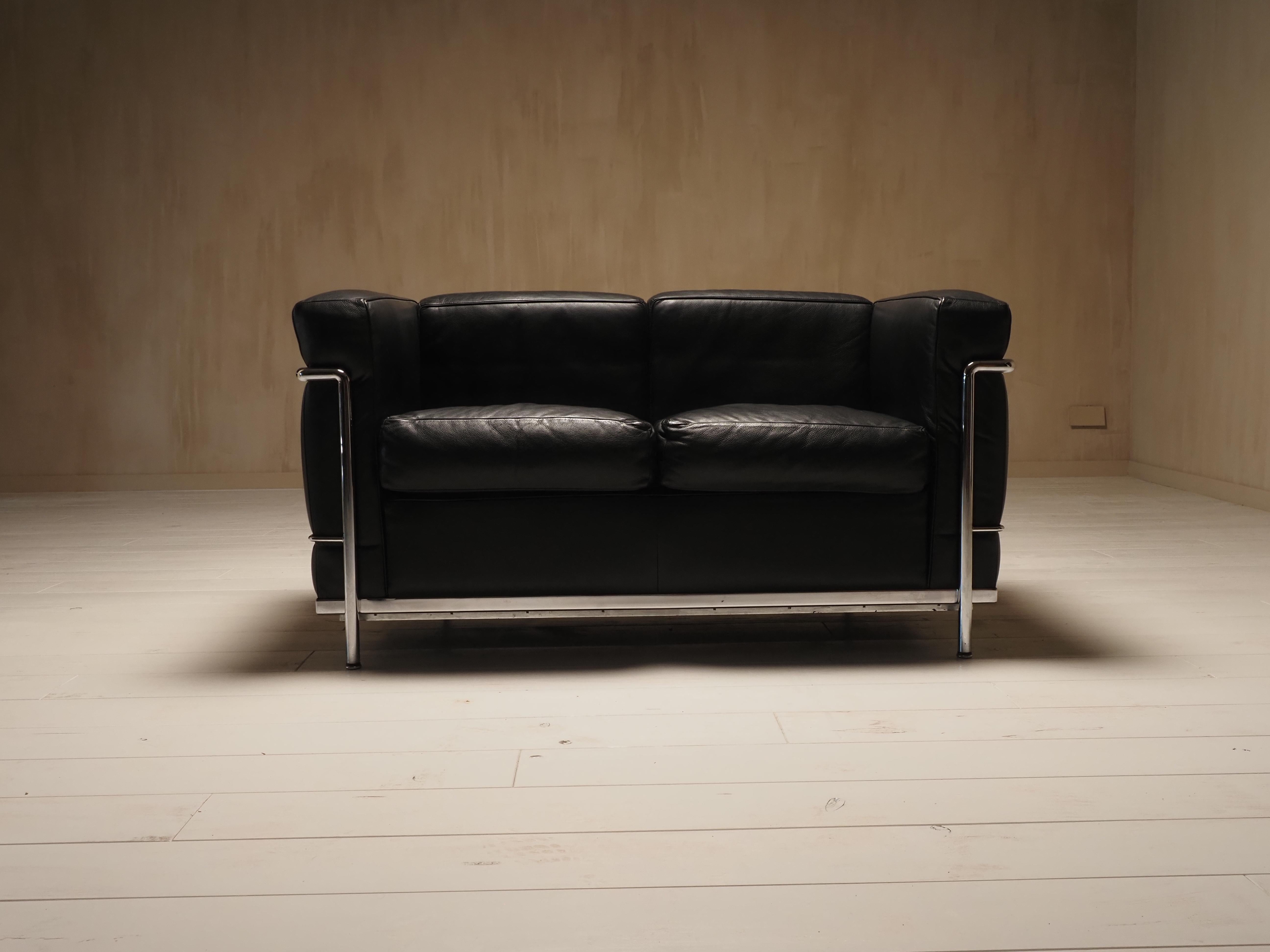 Divano a due posti Cassina LC2 d'epoca di Charlotte Perriand e Le Corbusier in vendita 1