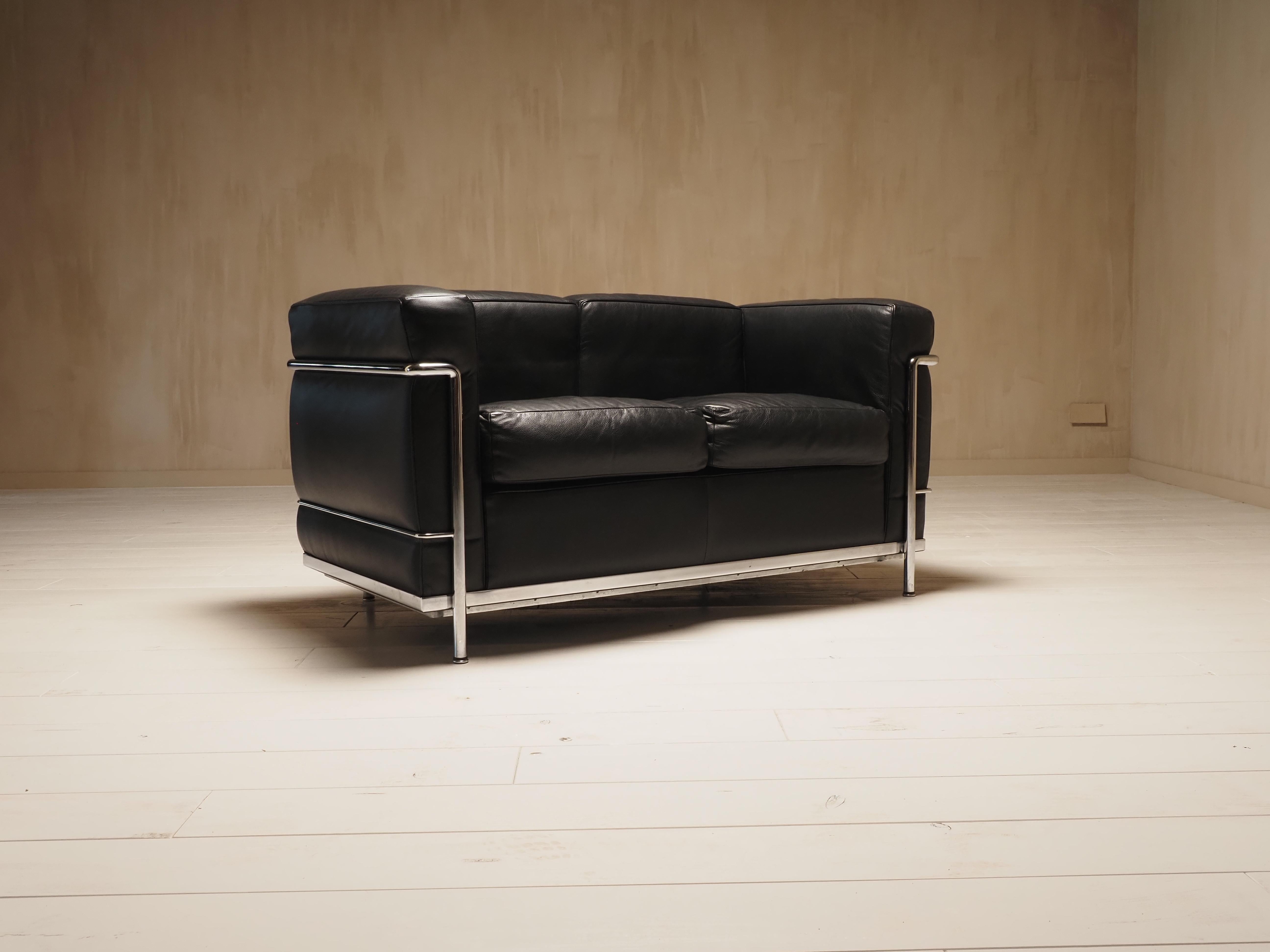 Divano a due posti Cassina LC2 d'epoca di Charlotte Perriand e Le Corbusier in vendita 2