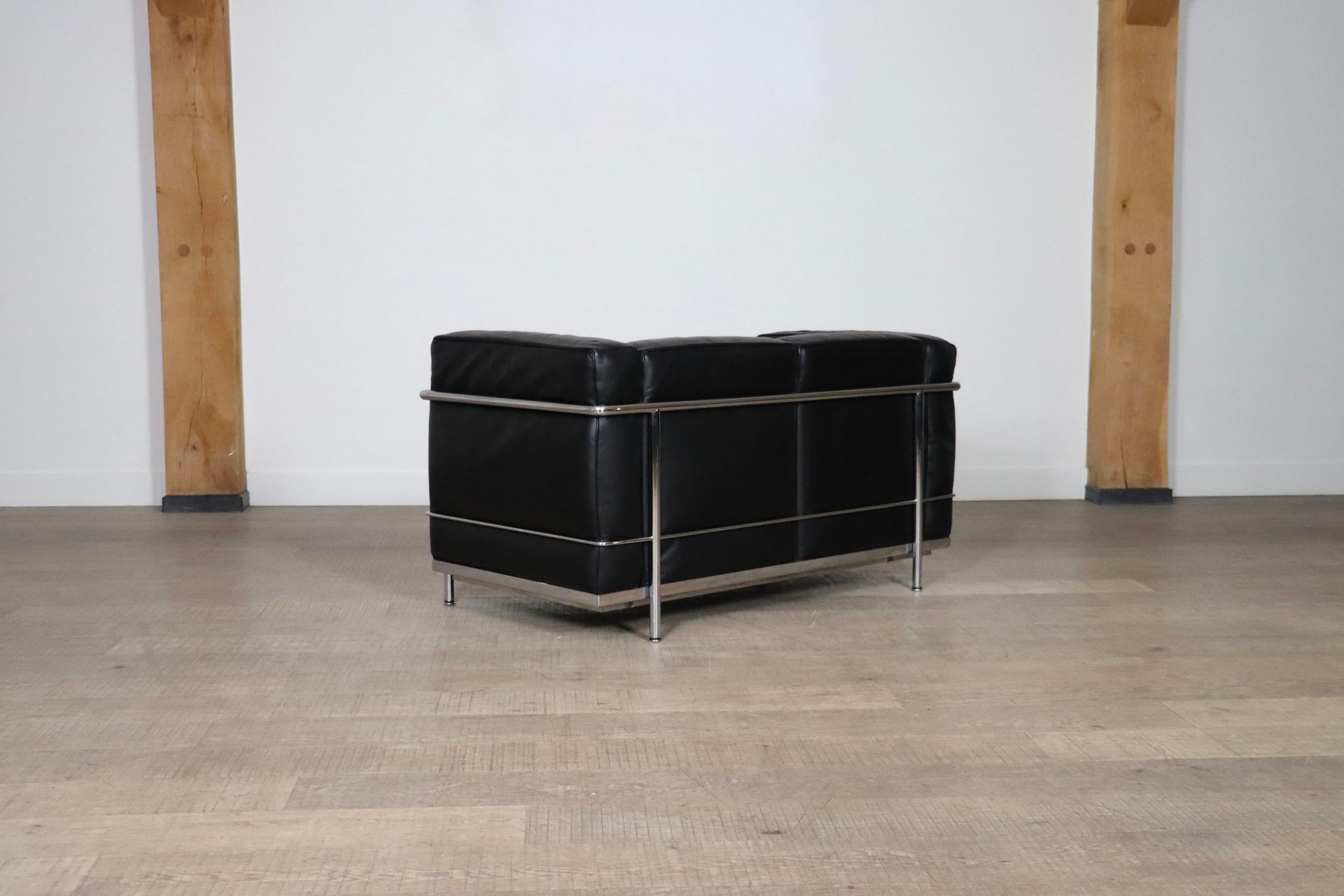 Canapé Cassina LC2 par Charlotte Perriand et Le Corbusier en vente 3