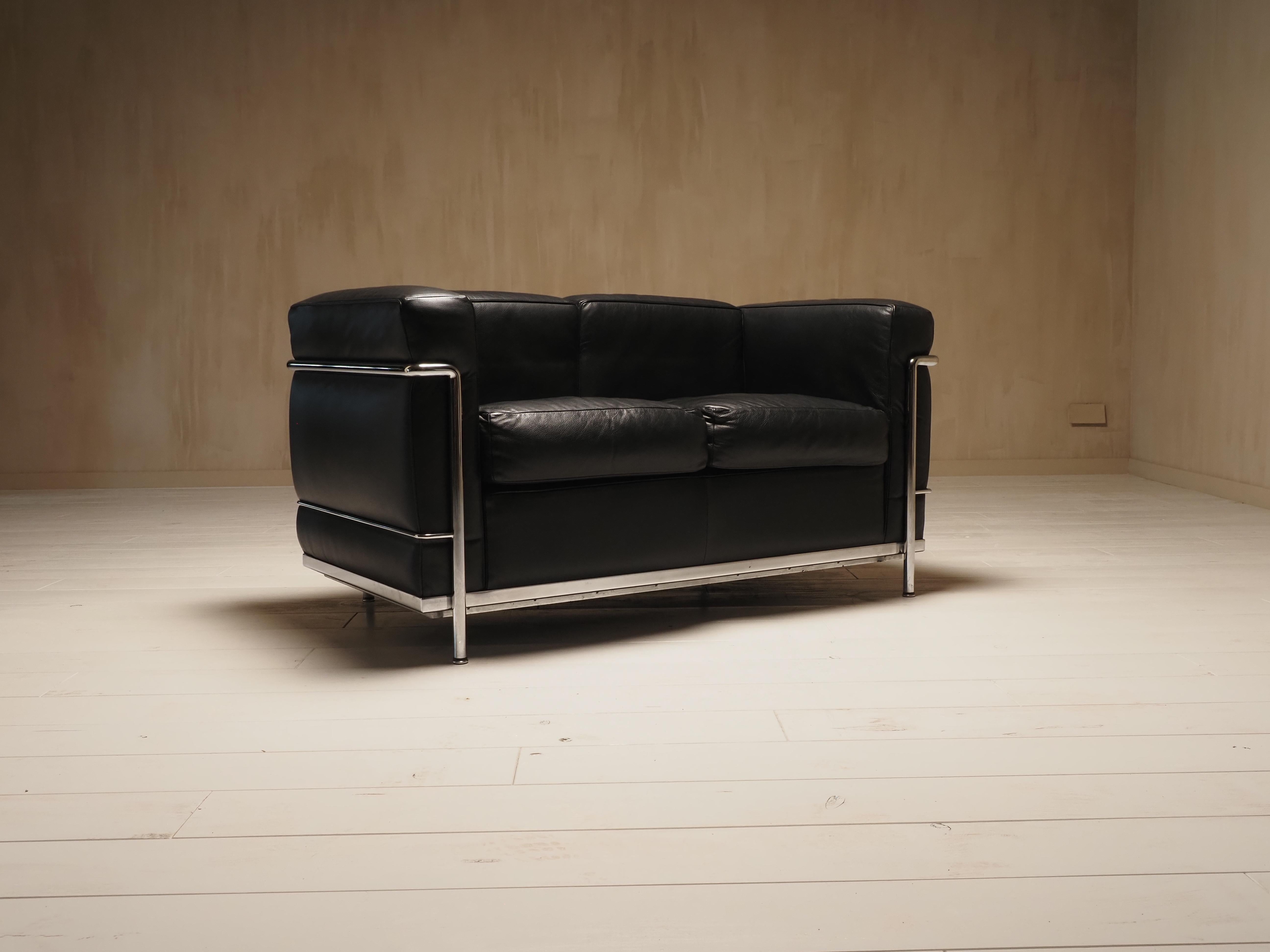 Divano a due posti Cassina LC2 d'epoca di Charlotte Perriand e Le Corbusier in vendita 3