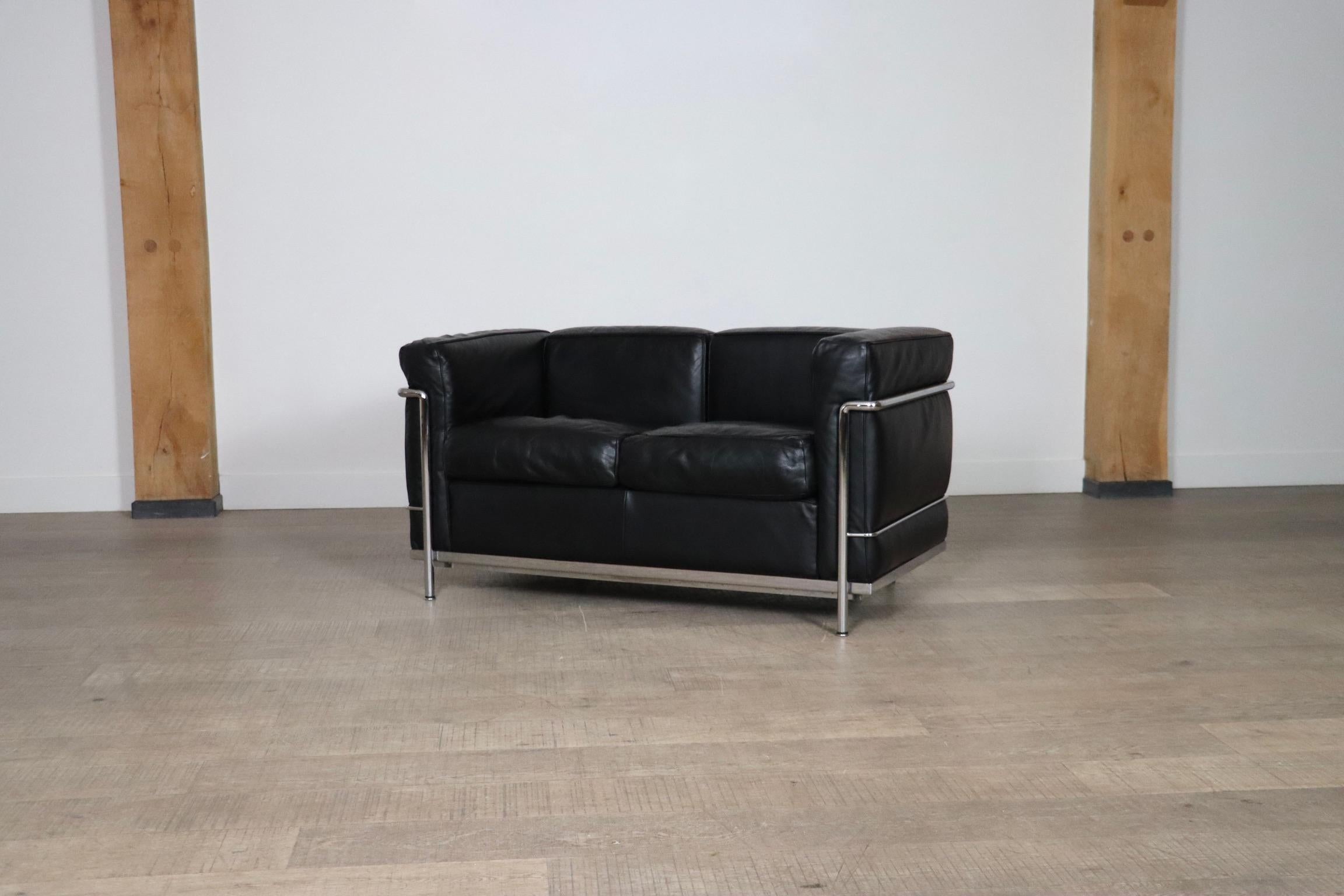 Canapé Cassina LC2 par Charlotte Perriand et Le Corbusier en vente 4