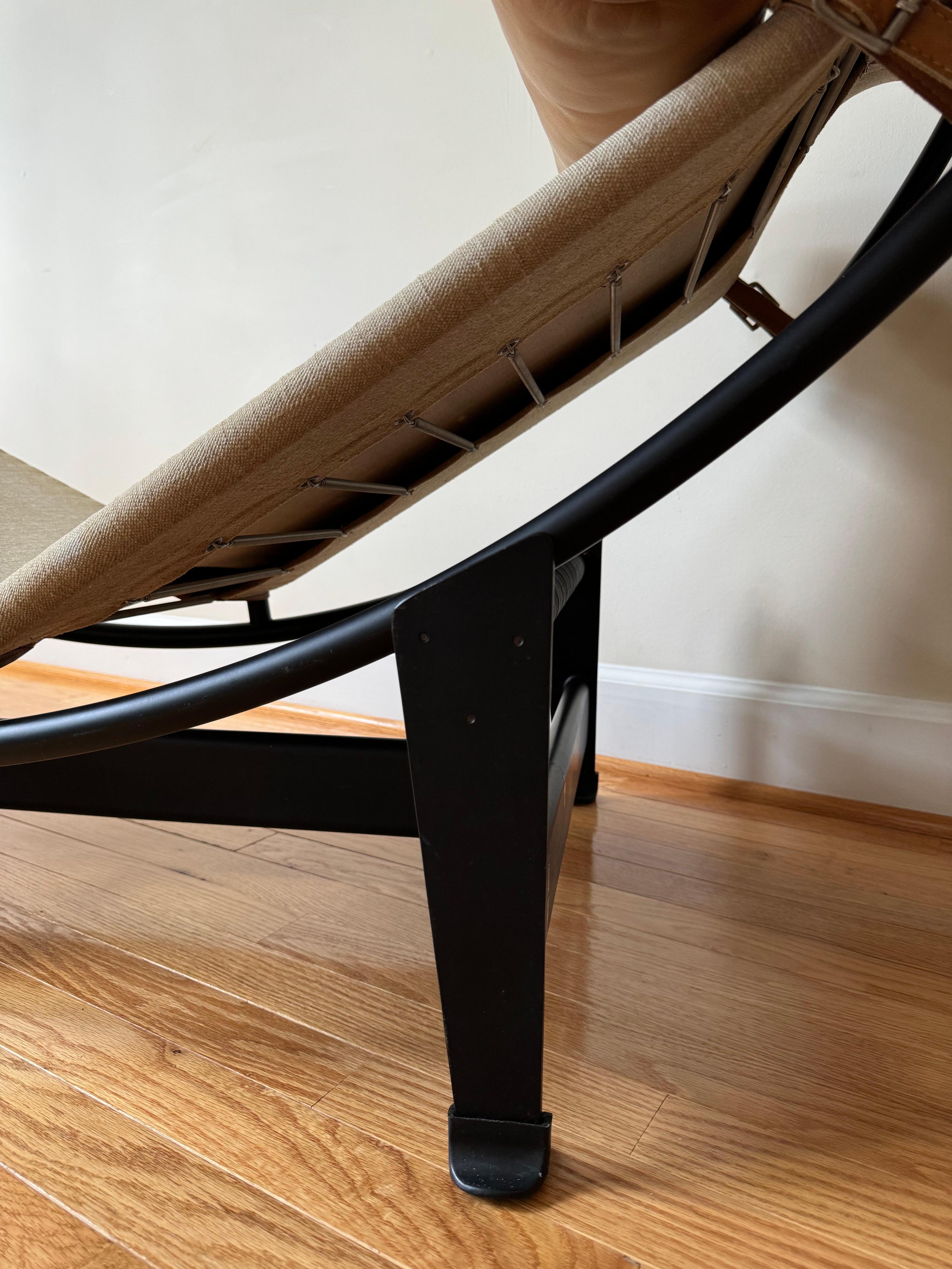 Chaise longue Cassina LC4 de Le Corbusier, Jeanneret, Perriand 2