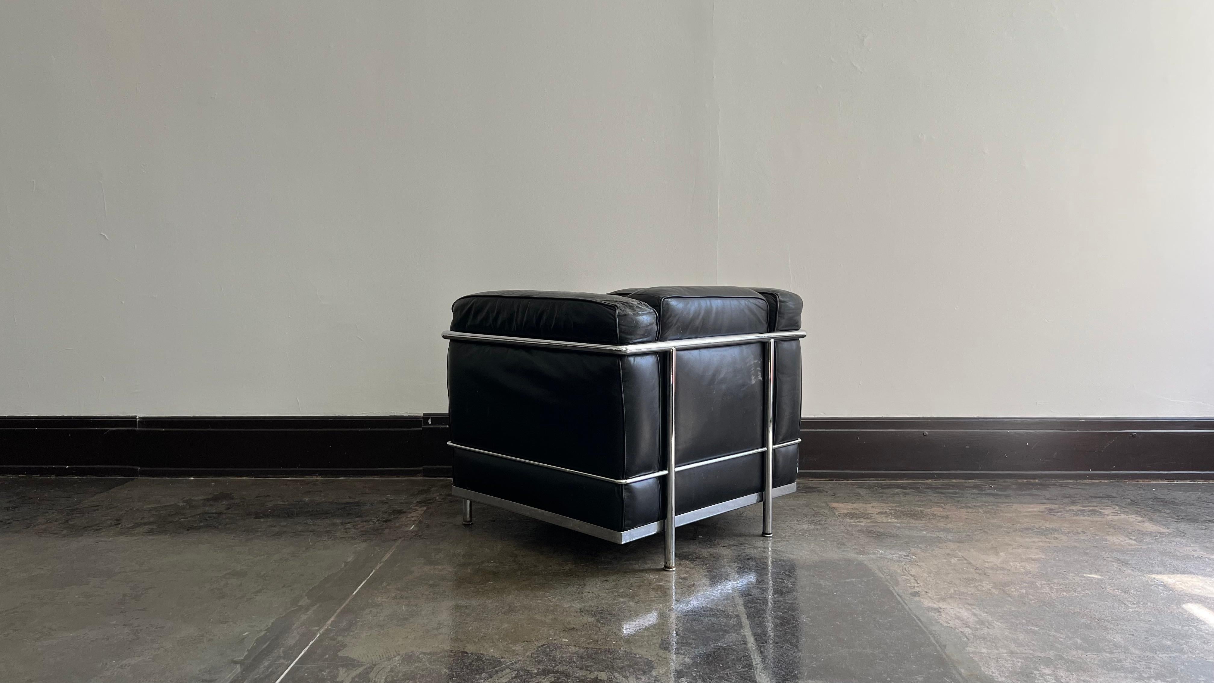 Vintage Cassina Le Corbusier, Jeanneret, and Perriand LC2 Club Chair In Fair Condition In Saint Paul, MN