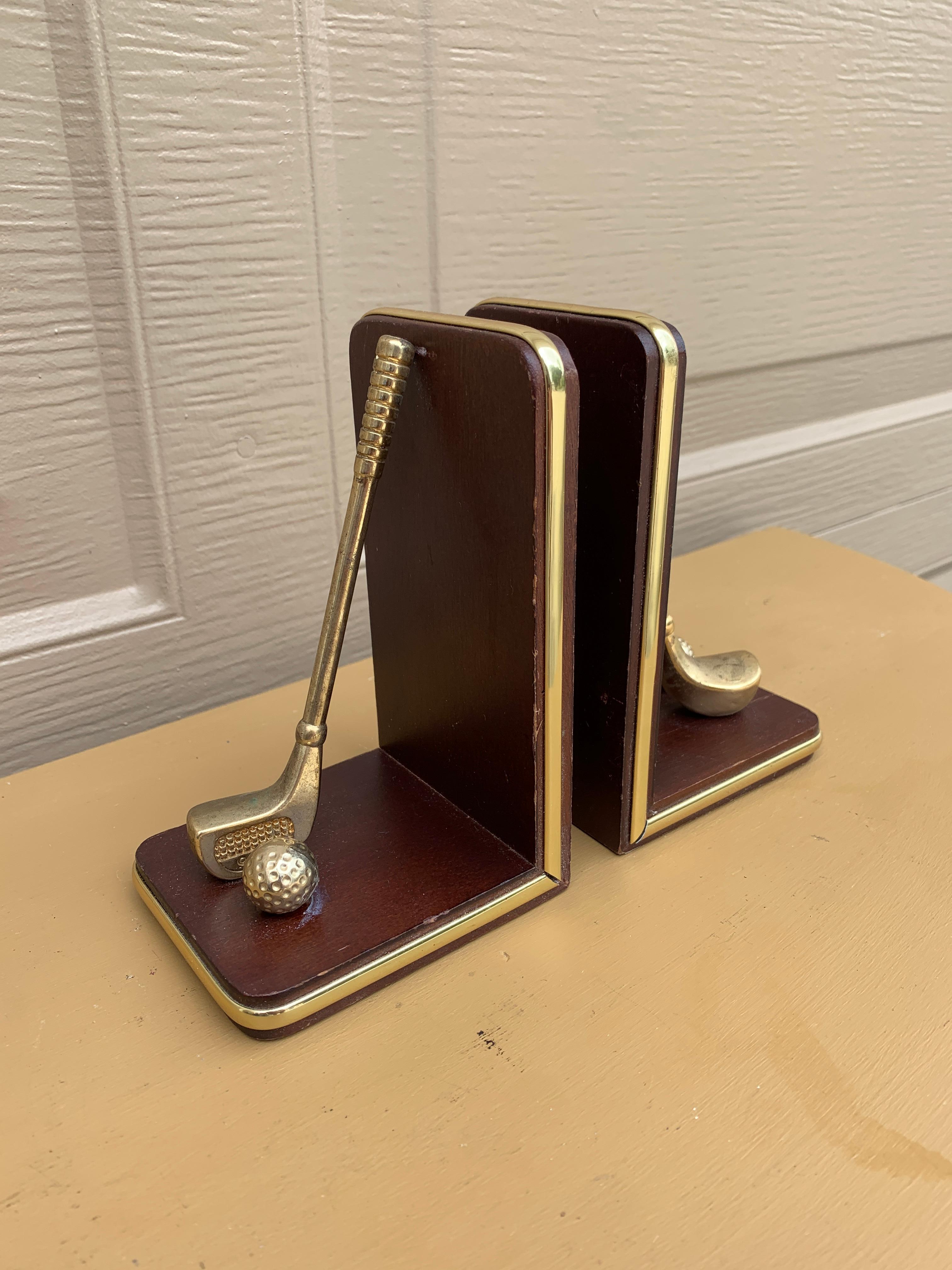 Moderne Serre-livres vintage en laiton moulé et Wood Club de golf, paire en vente