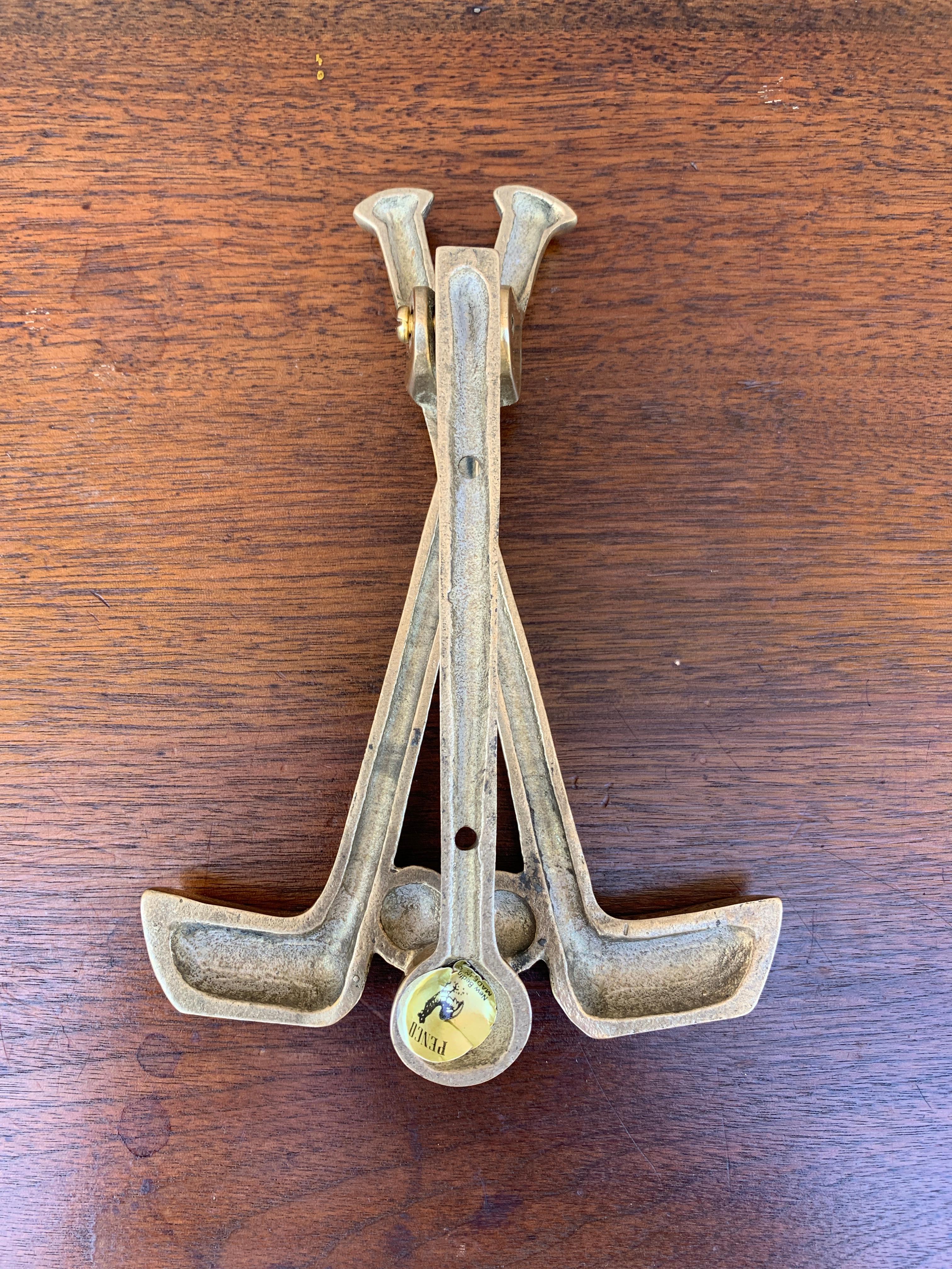 Laiton Knocker de porte club de golf vintage en laiton moulé en vente