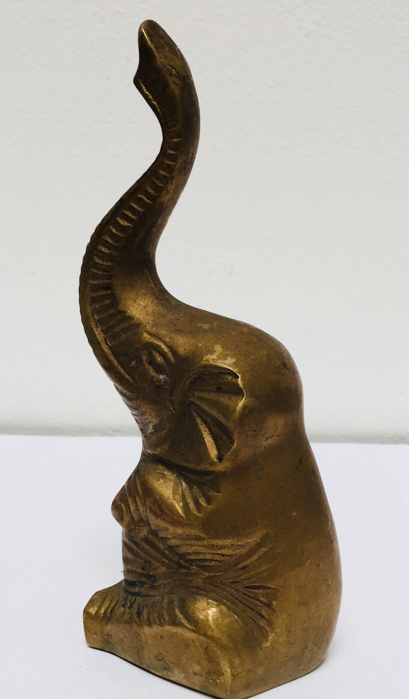 Vintage Cast Brass Elephant Sculpture Paper Weight In Excellent Condition In North Hollywood, CA