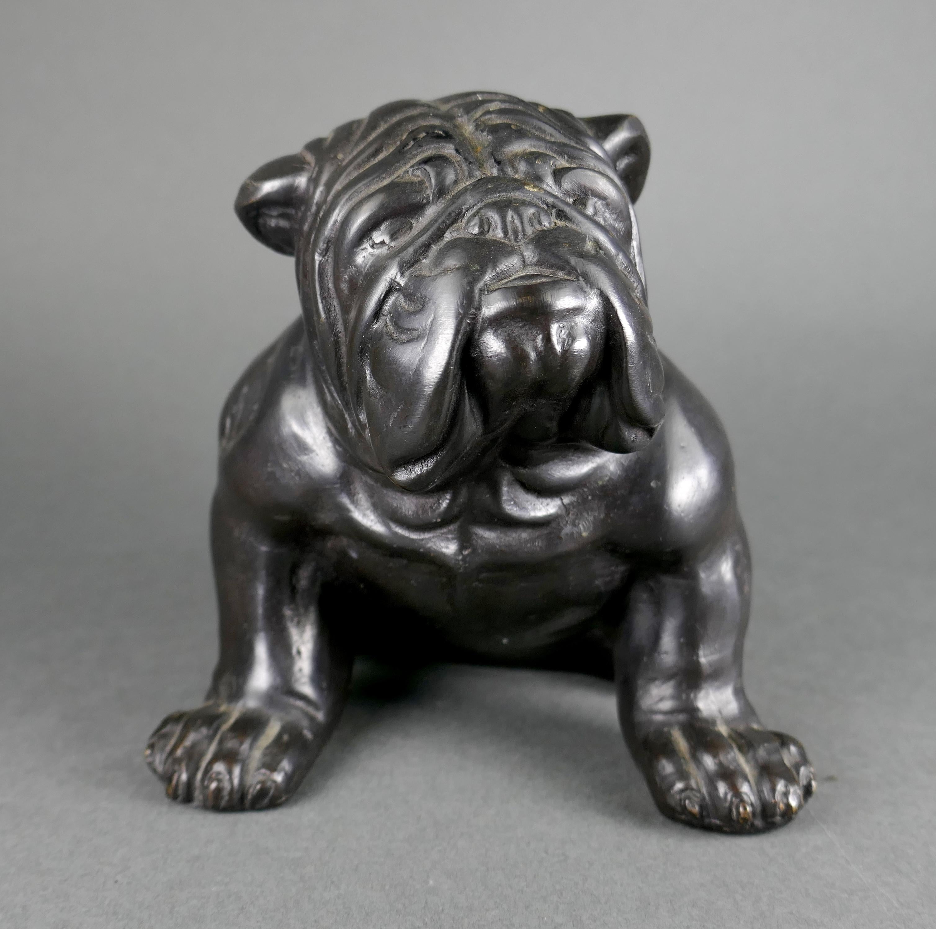 Escultura vintage de latón fundido de Bulldog inglés con pátina oscura Moderno de mediados de siglo en venta