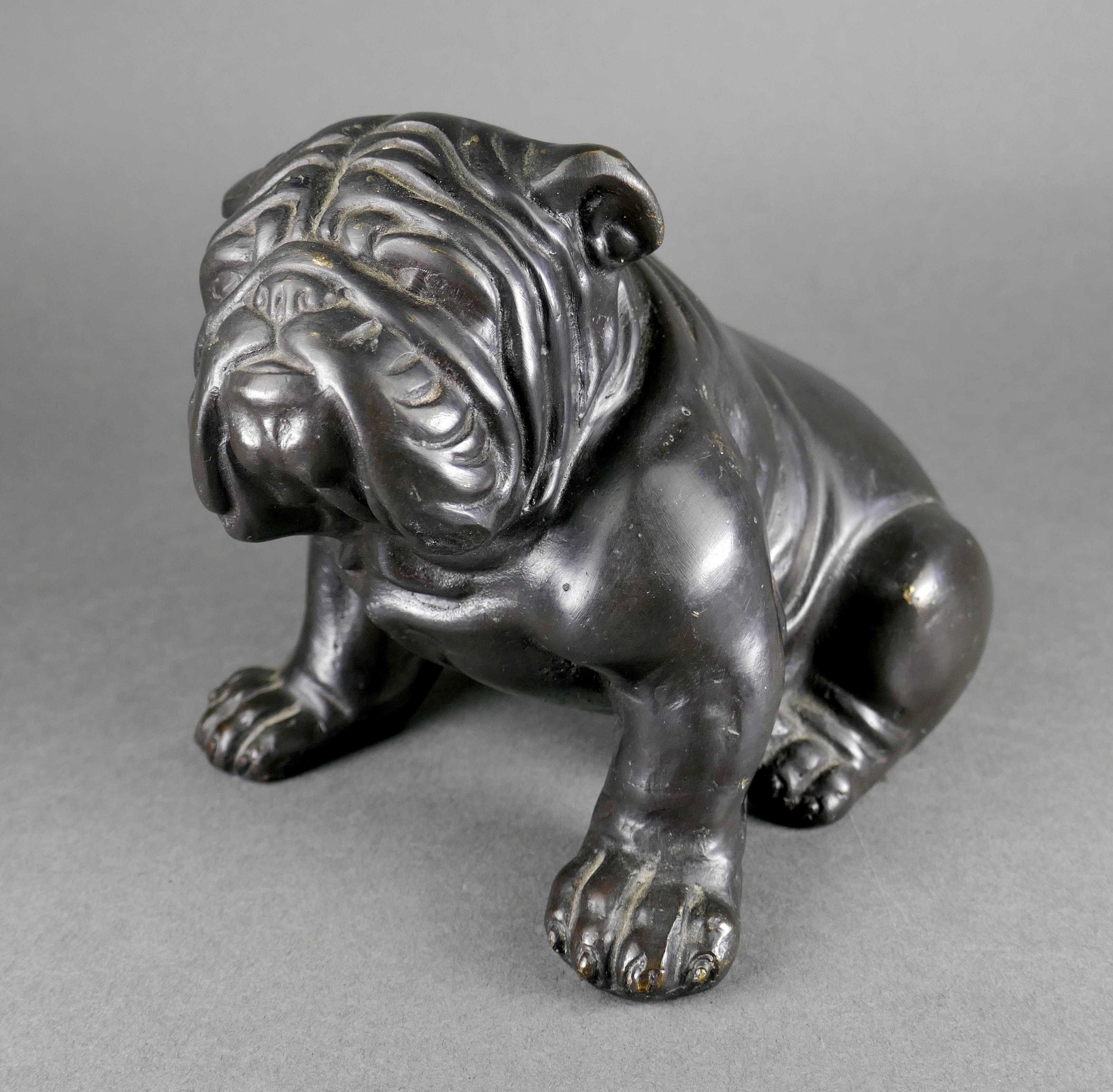 Escultura vintage de latón fundido de Bulldog inglés con pátina oscura Tailandés en venta