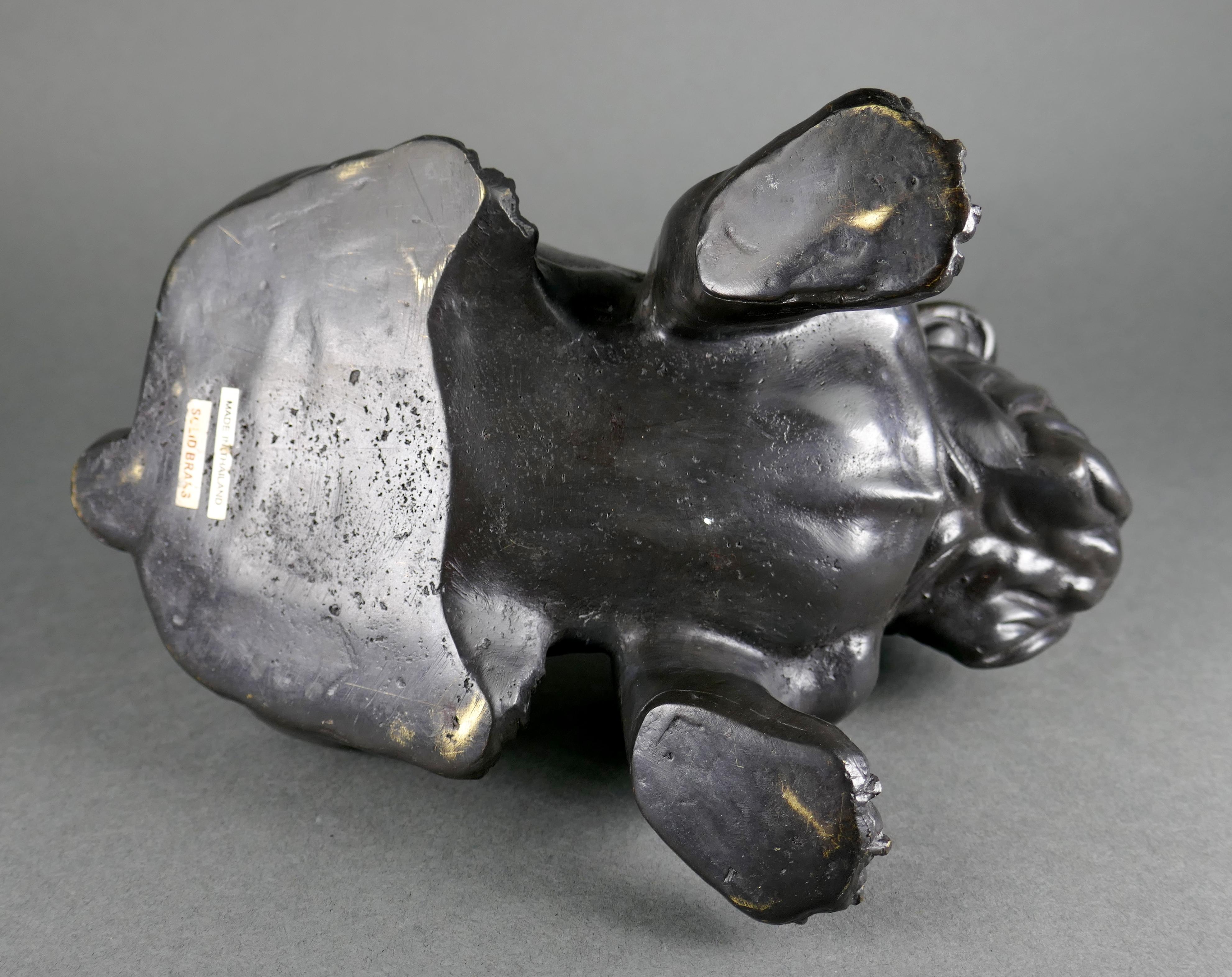 Escultura vintage de latón fundido de Bulldog inglés con pátina oscura en venta 1
