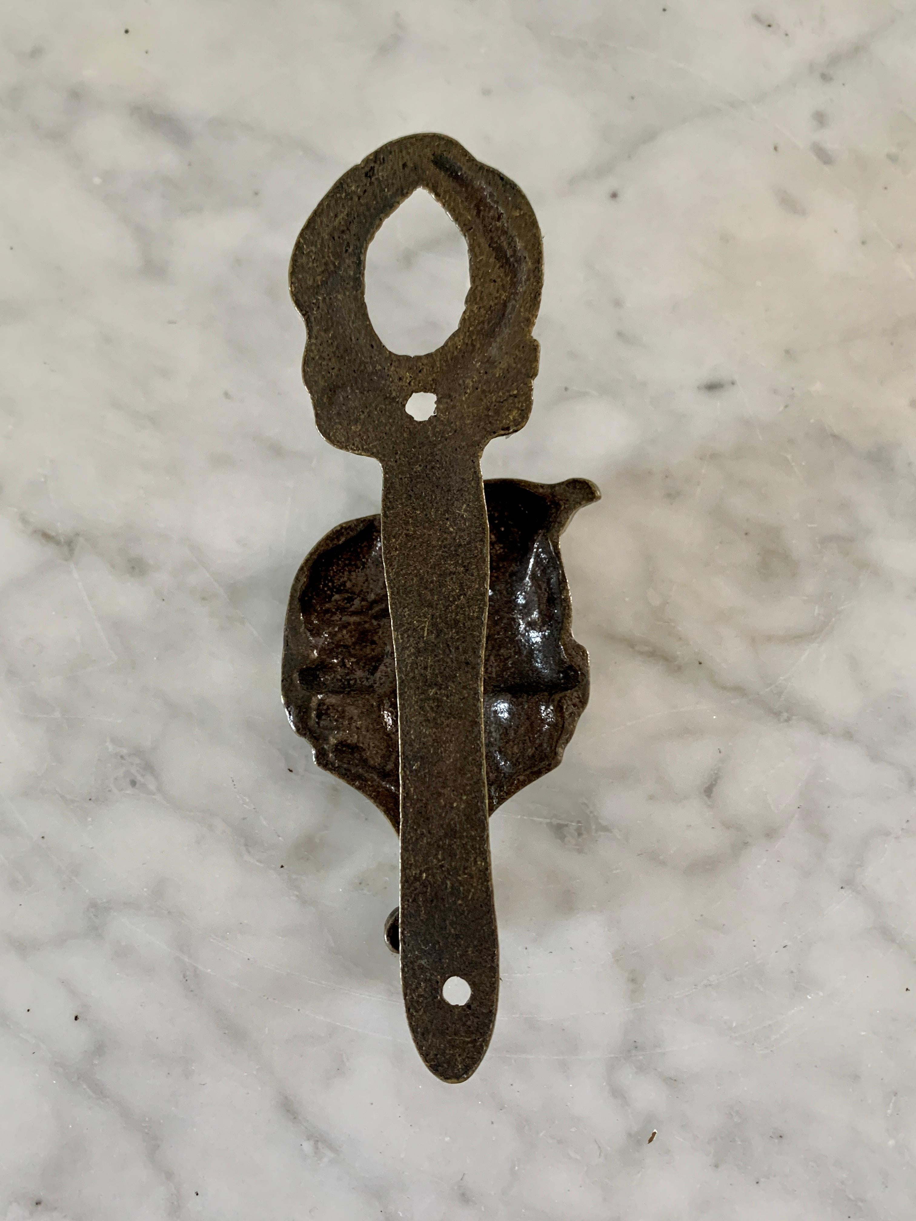 Vintage Cast Brass English Chester Imp Door Knocker In Good Condition For Sale In Elkhart, IN