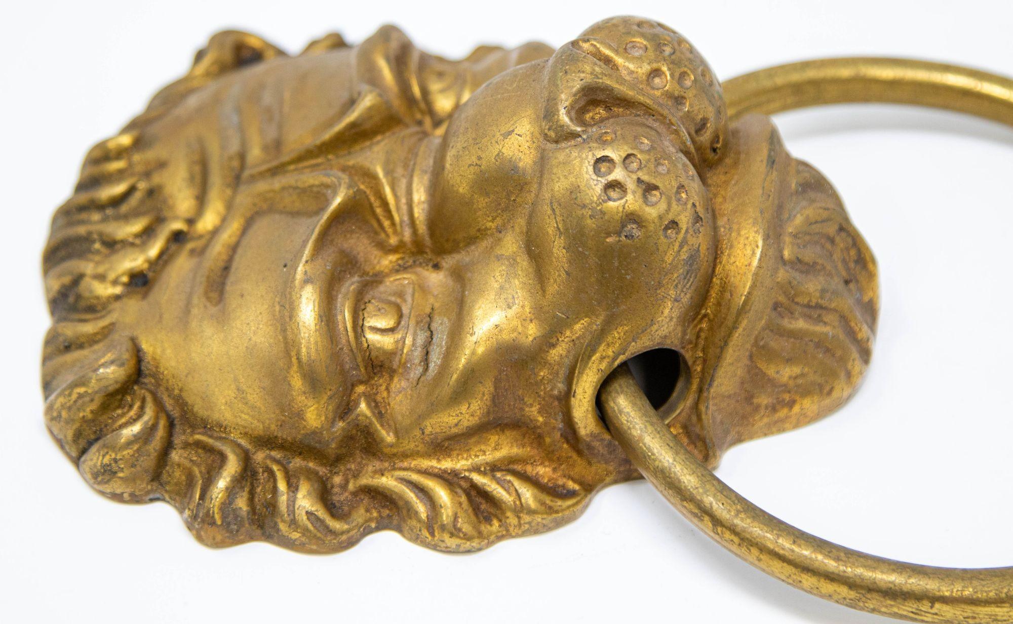 Grand heurtoir de porte en laiton coulé vintage à tête de lion en vente 5